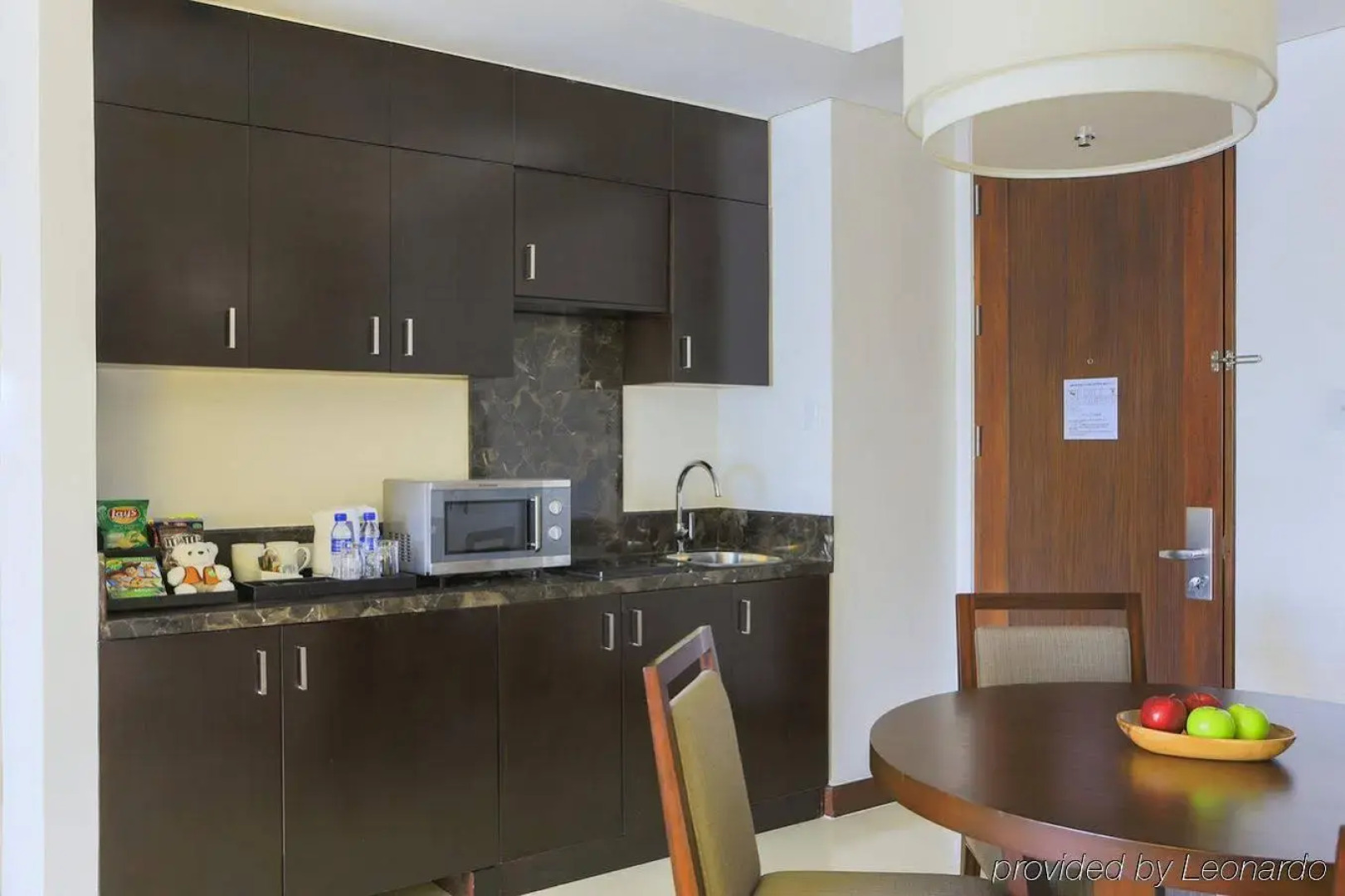 Holiday Inn & Suites Makati by IHG