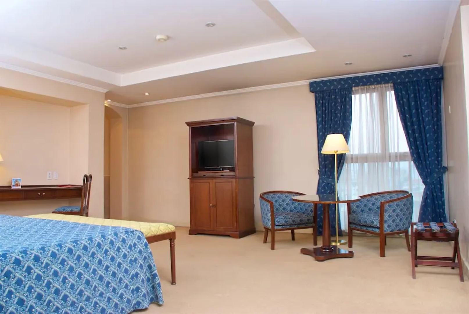 Provincial Plaza Hotel