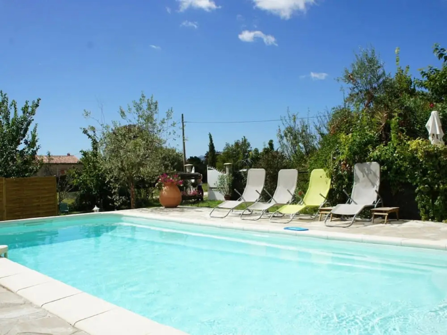 Holiday House With Swimming Pool Near the Beautiful City of Aix-en-provence