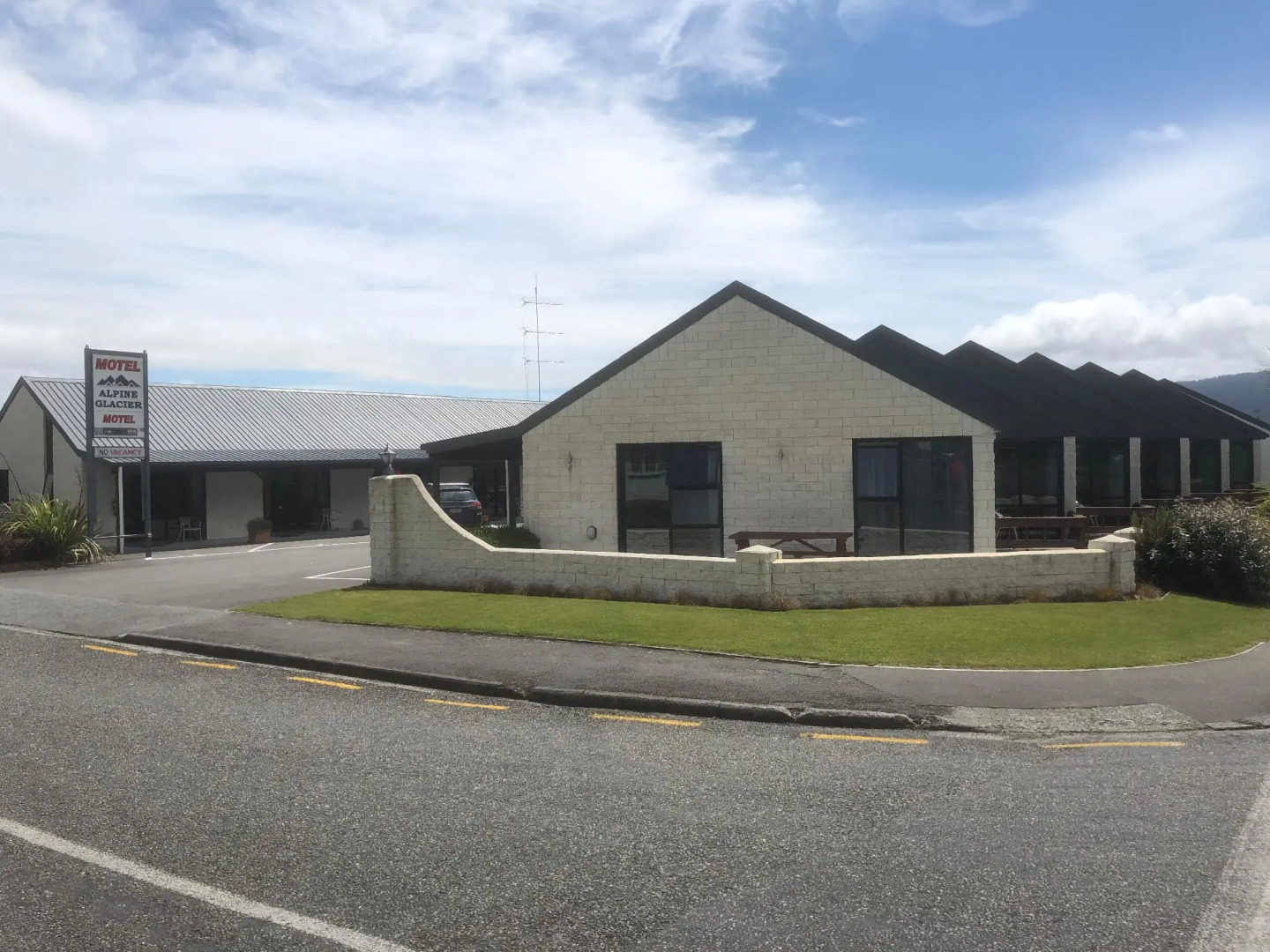 Alpine Glacier Motel