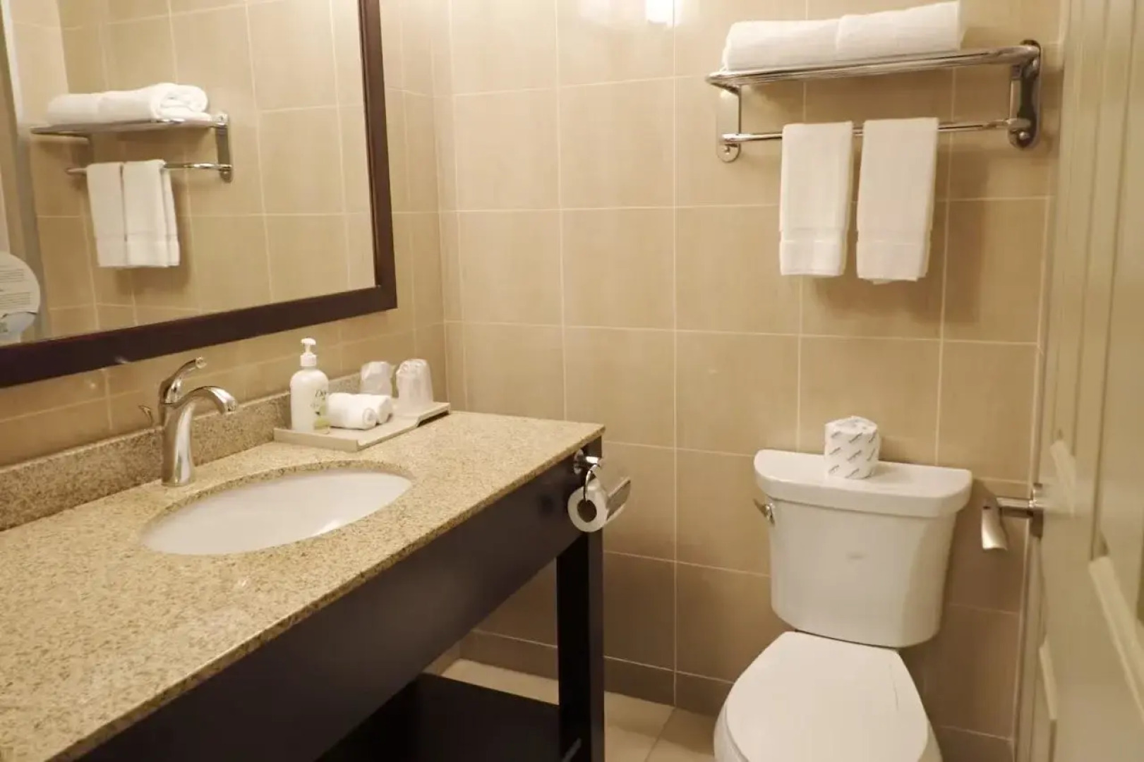 Days Inn & Suites by Wyndham Fort Saskatchewan