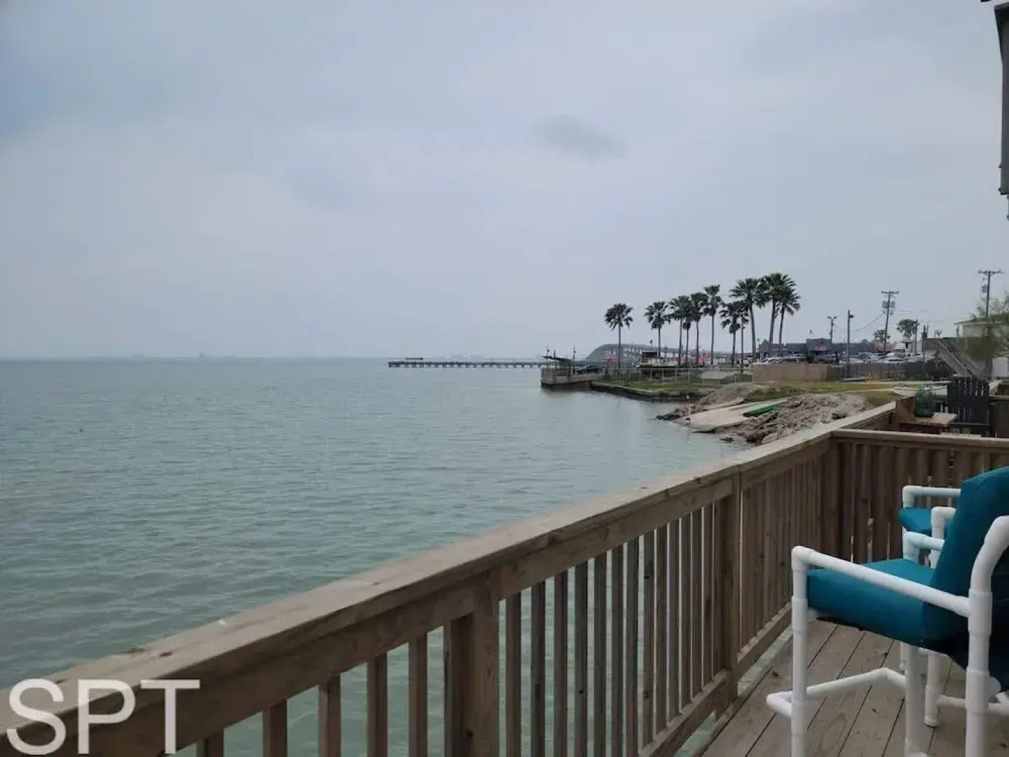 New Waterfront Bungalow Fishermans Paradise 2 Bedroom Home by RedAwning