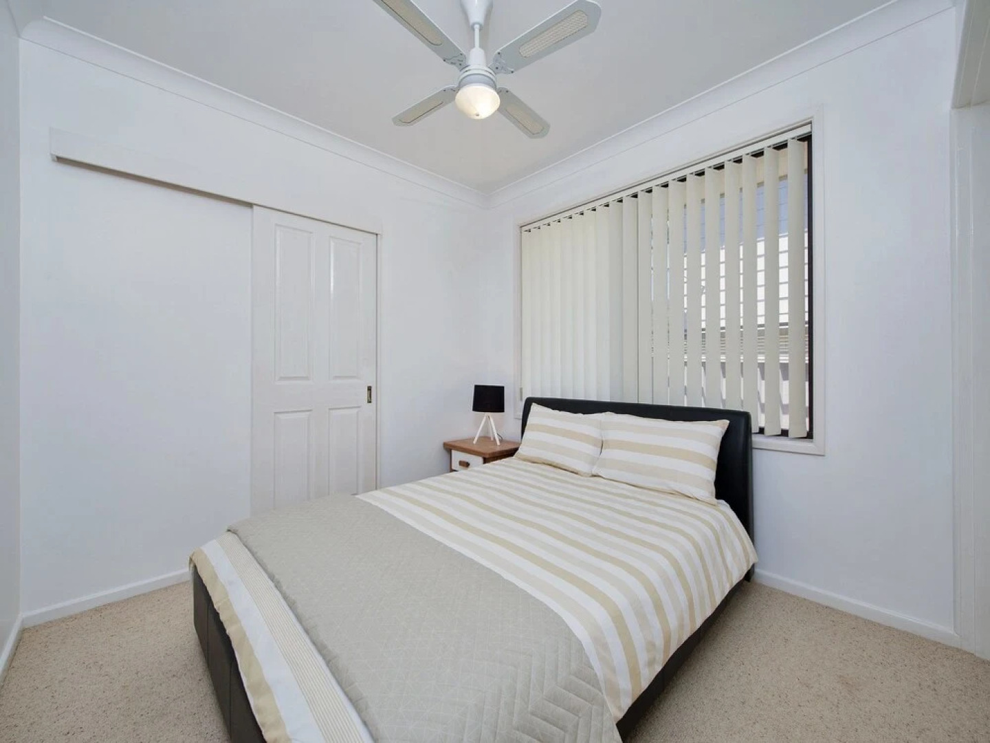 Blue Swimmer, 33 Danalene Parade