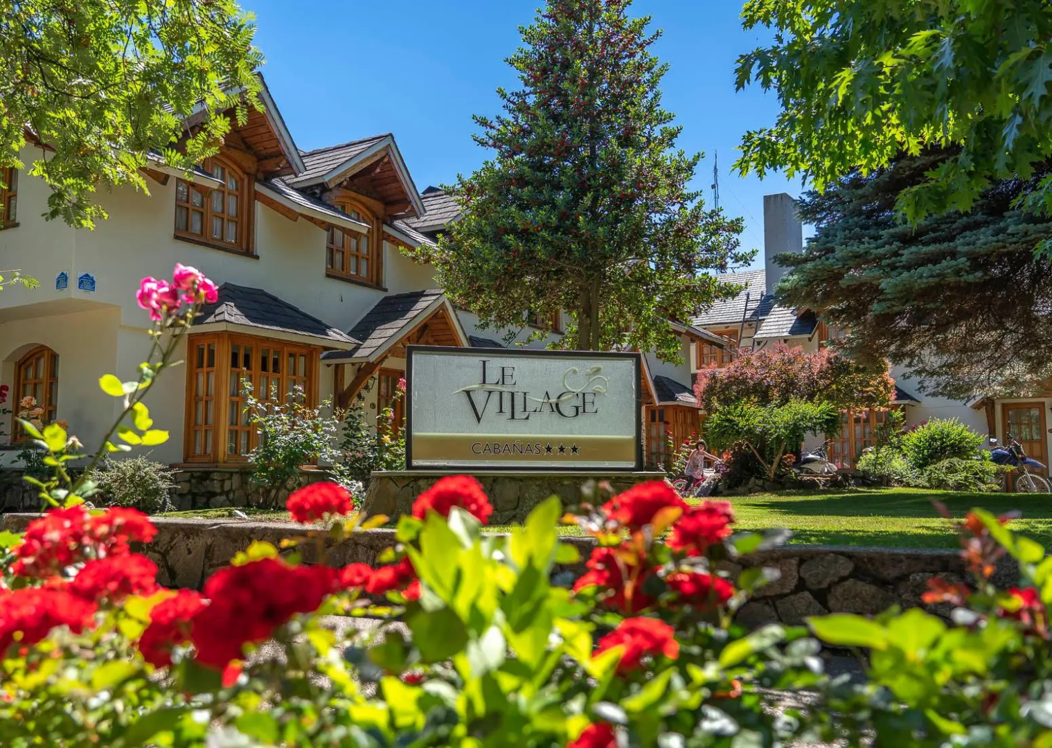 Hotel y Cabañas Le Village