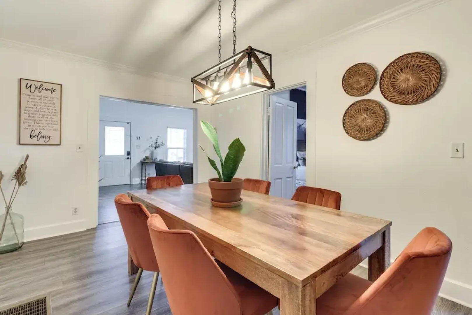 Fire Pit & Yard: Updated Winter Garden Home!