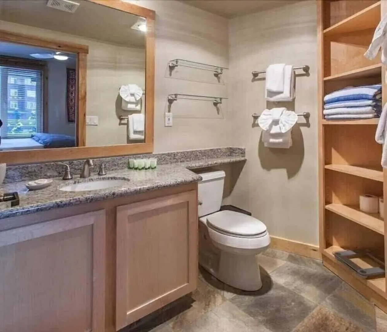 Juniper Springs Lodge by Mammoth Five Star