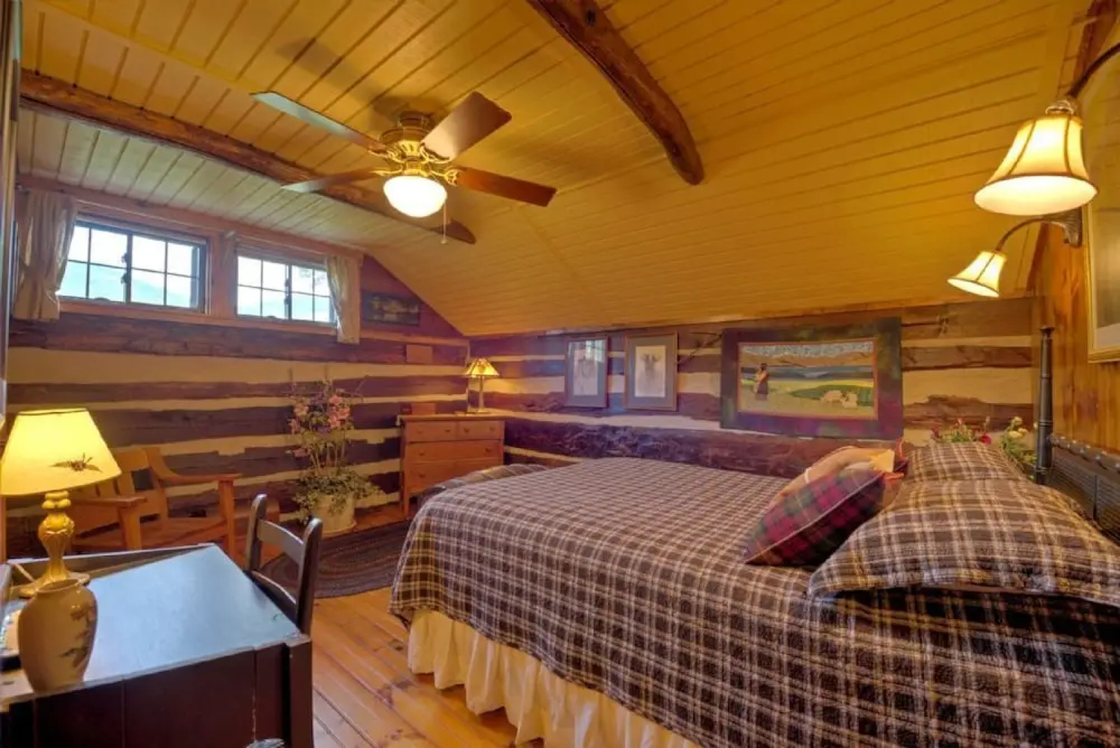 Lone Pine Lodge - 2 Br Cabin