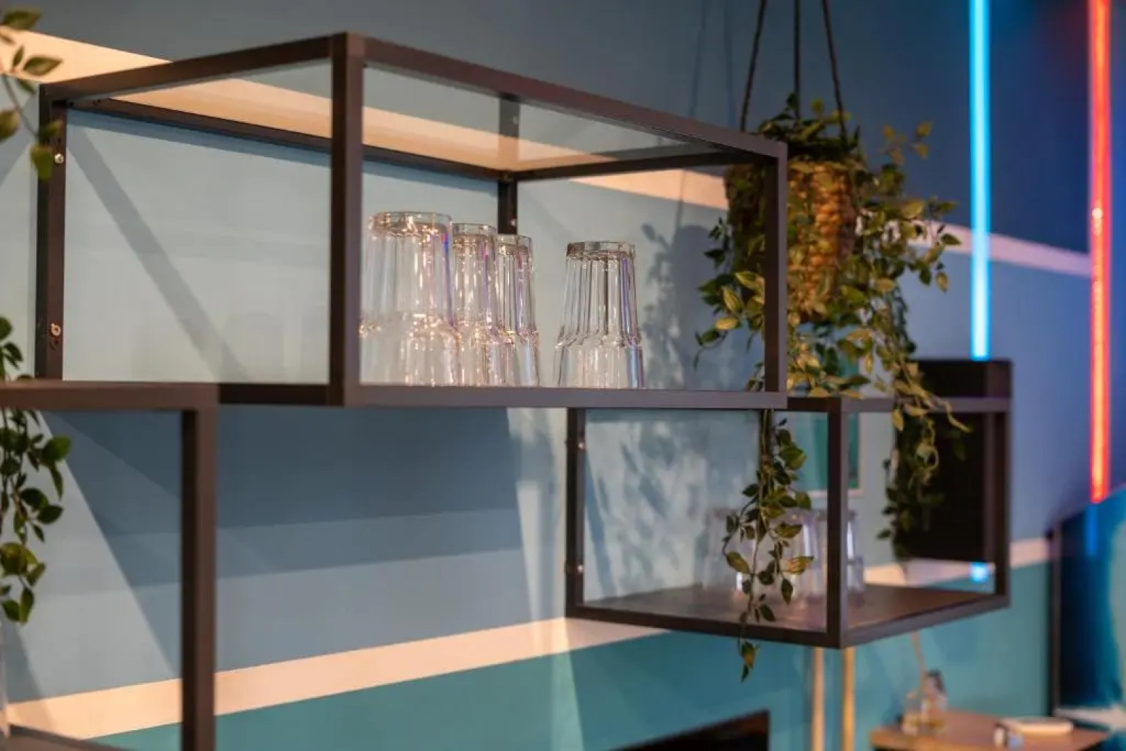 Capsule Gaming balnéo & billard & babyfoot & sauna 2 chambres