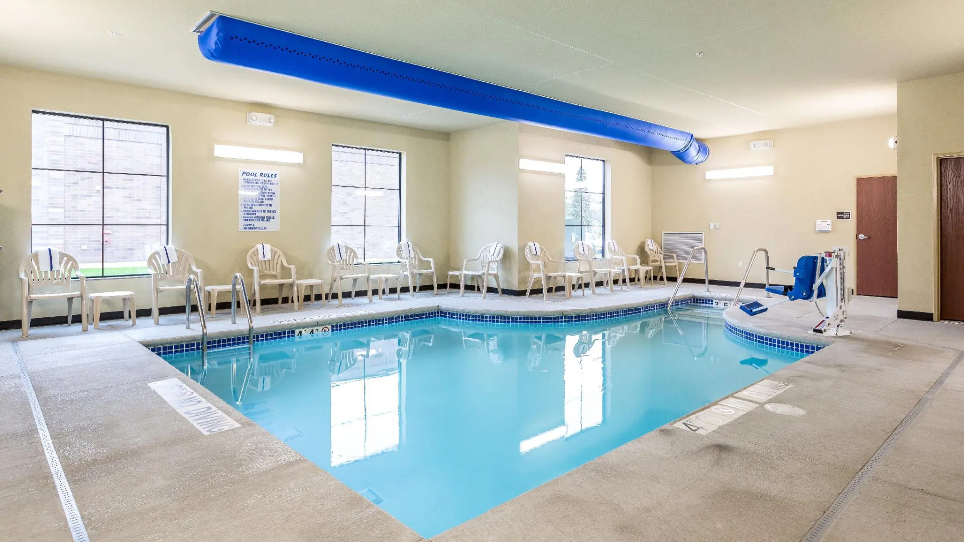 Cobblestone Hotel & Suites – Stevens Point