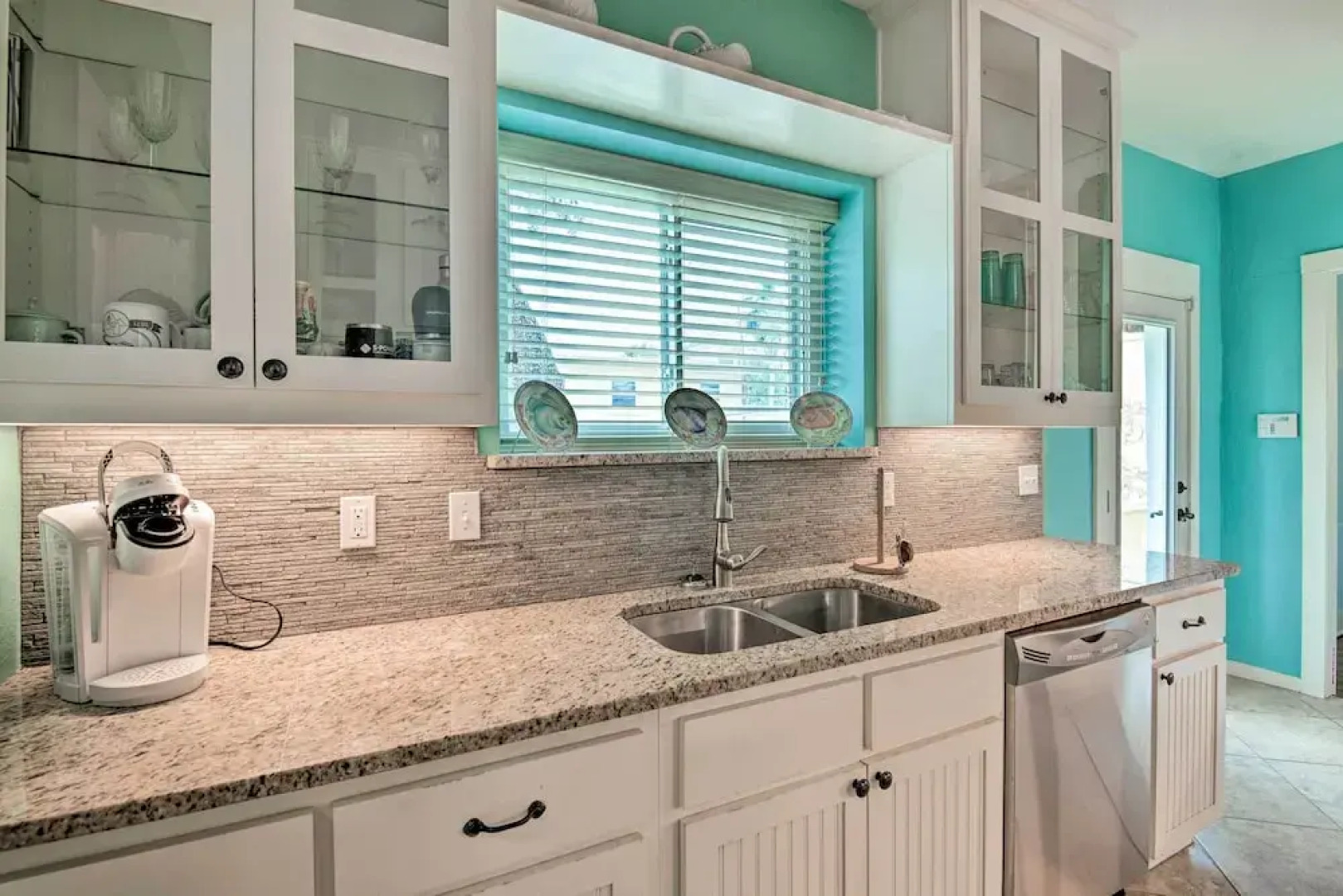 1 Mi to Dtwn Rockport: 'ocean Pearl' House