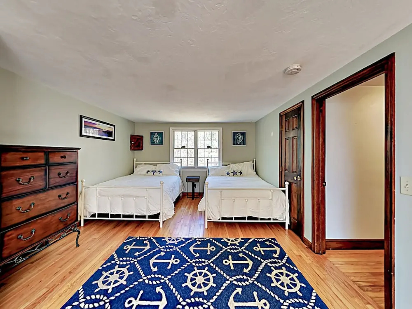 Quiet Family - 4 Br Home