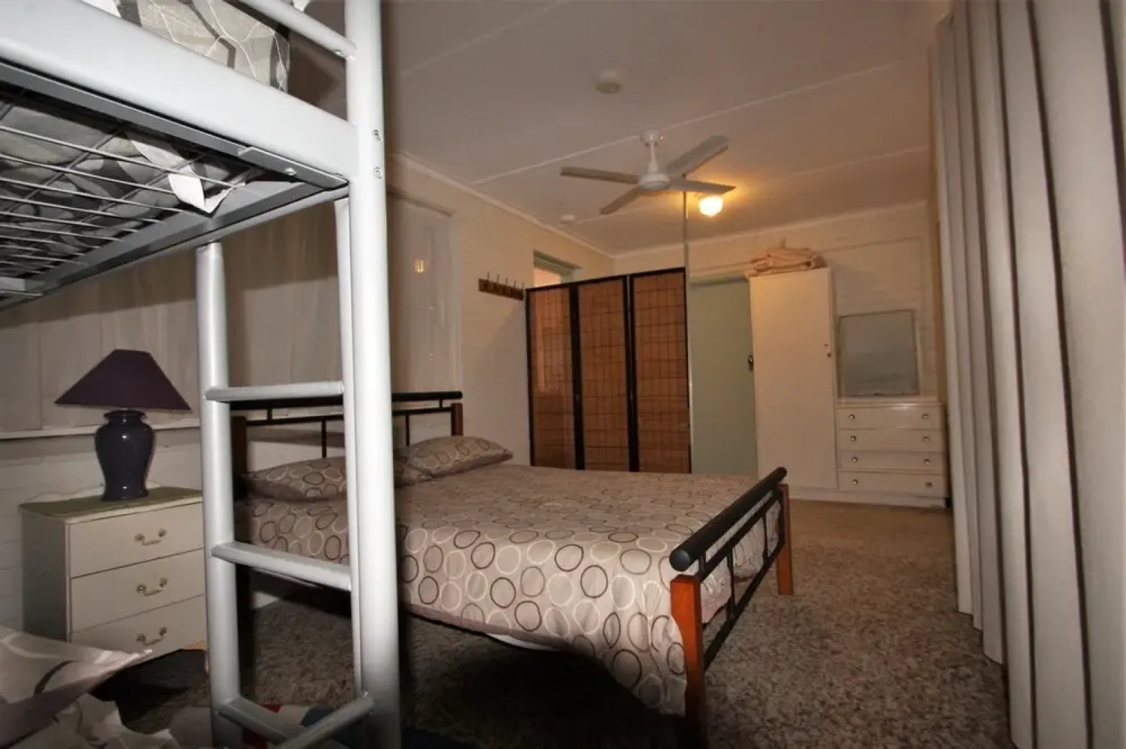 Pine Villas - Walk To Beach Ocean Views