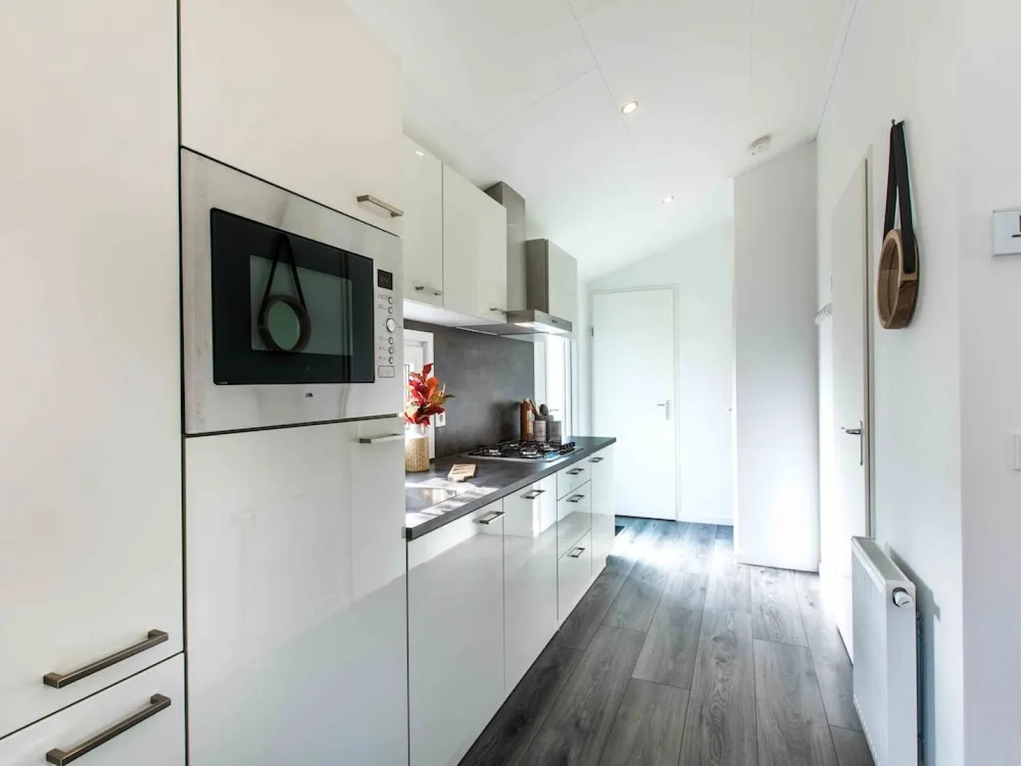 Modern chalet with a dishwasher, located in Park De Veluwe