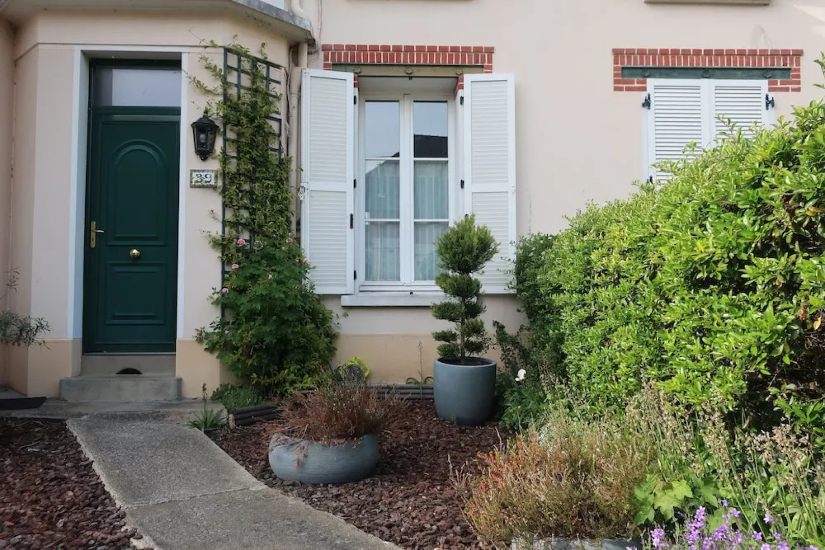 Au Jardin De Leventail