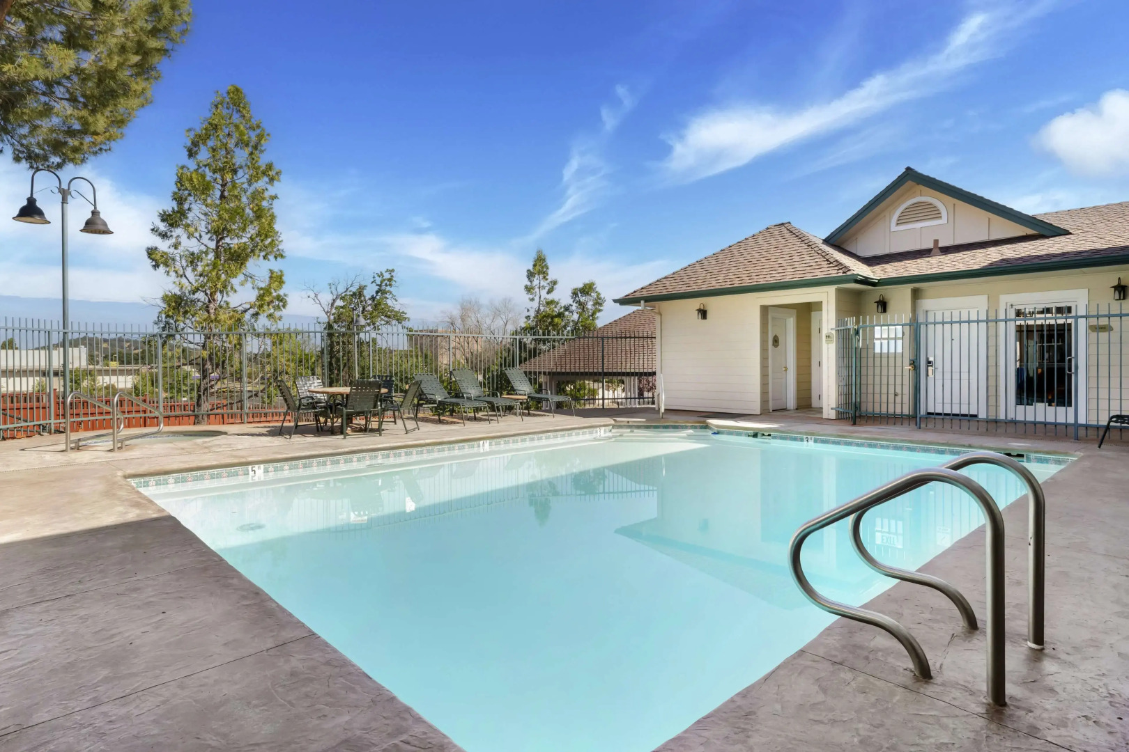 Best Western Cedar Inn & Suites