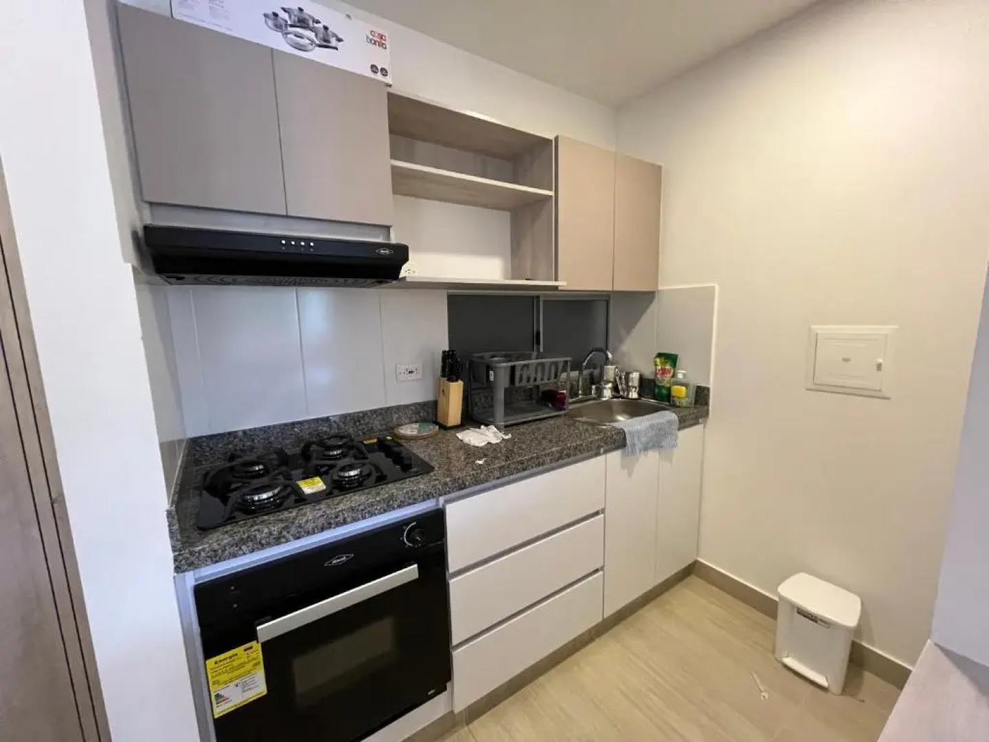 Apartamento con piscina y parqueadero a 7 min del centro