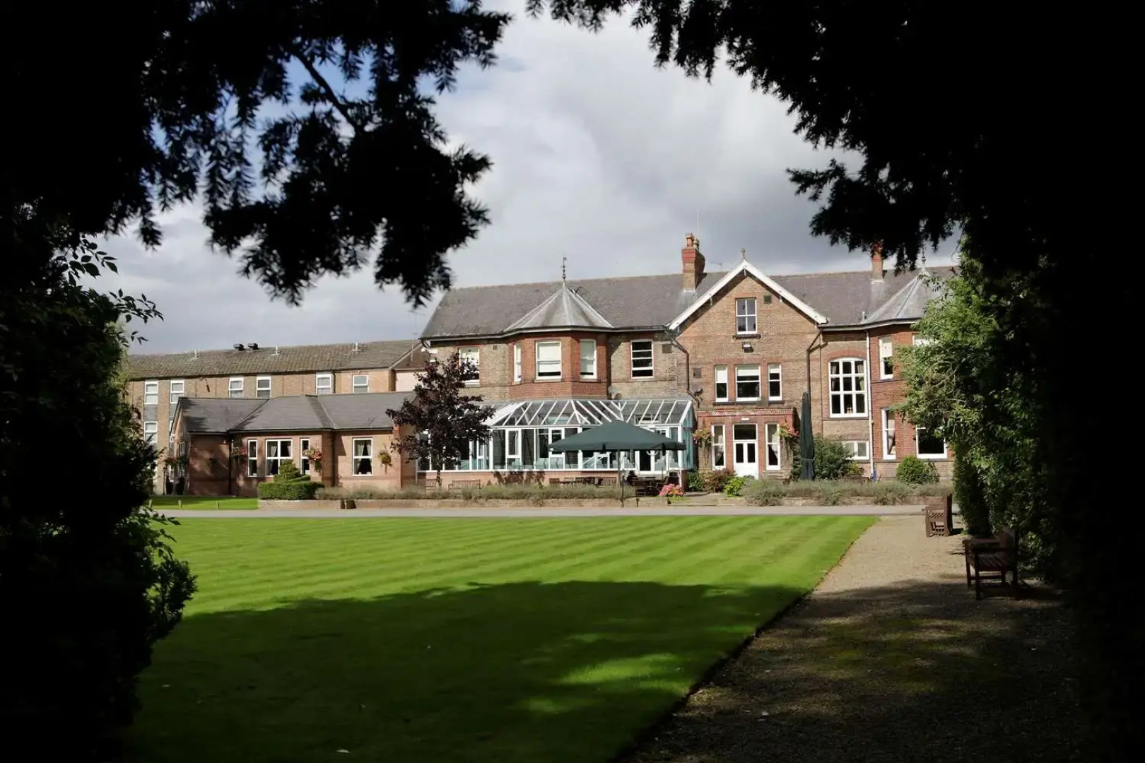 Burn Hall Hotel