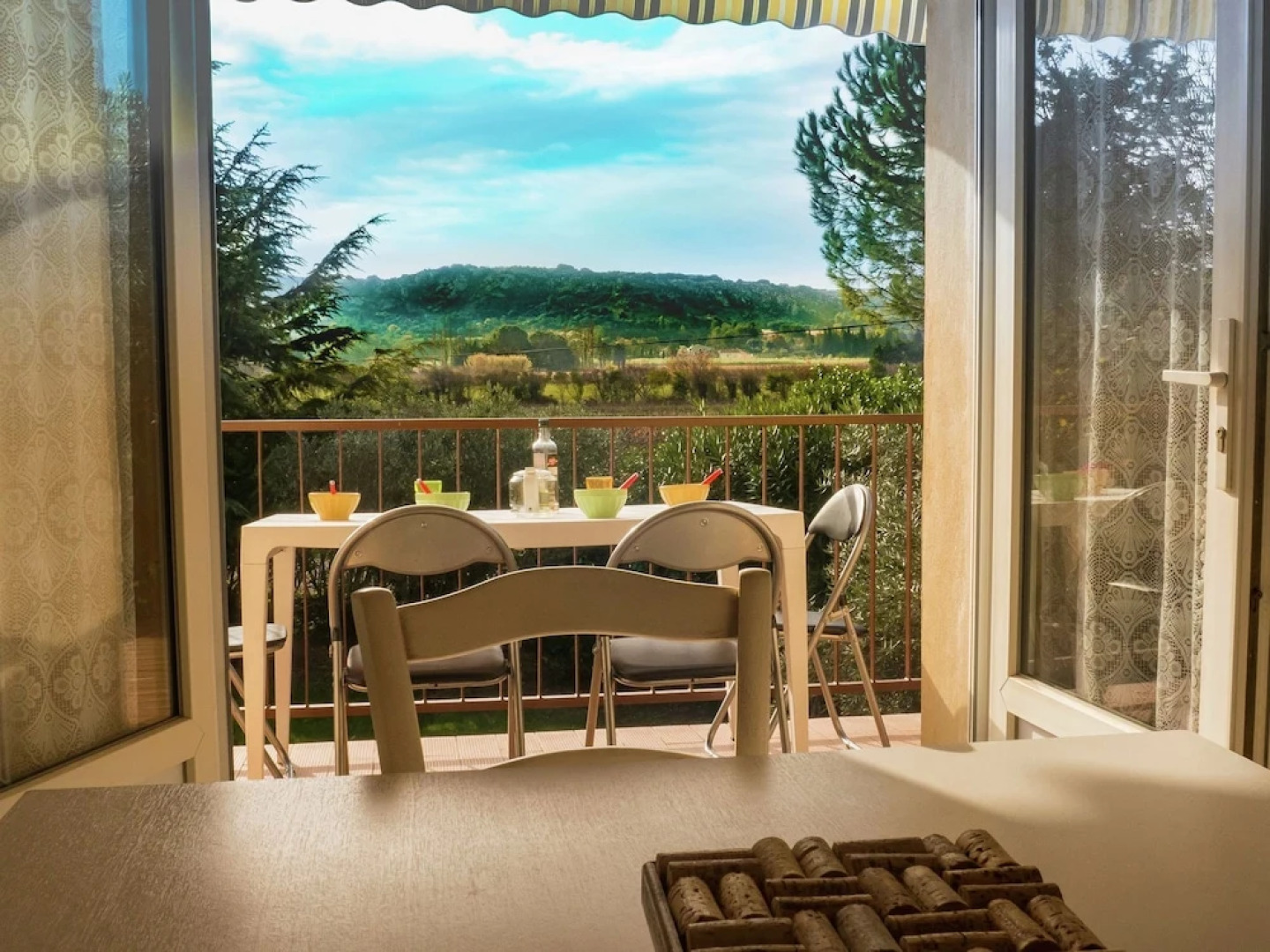 Attractive Villa in Roquemaure With Swimming Pool