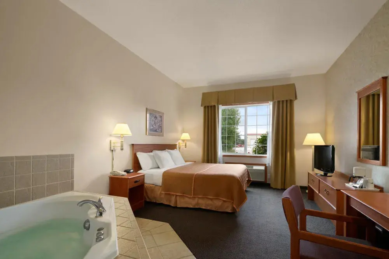 Travelodge and Suites Fargo/Moorhead