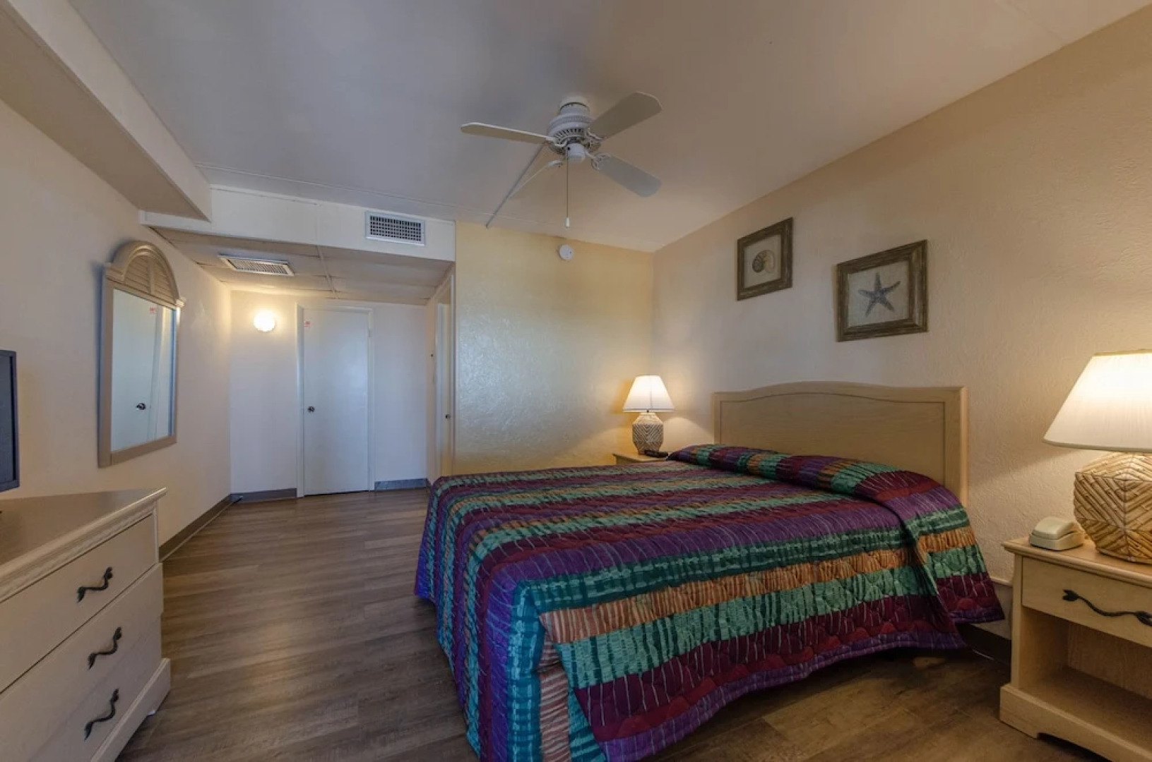 Royal Hawaiian Motel