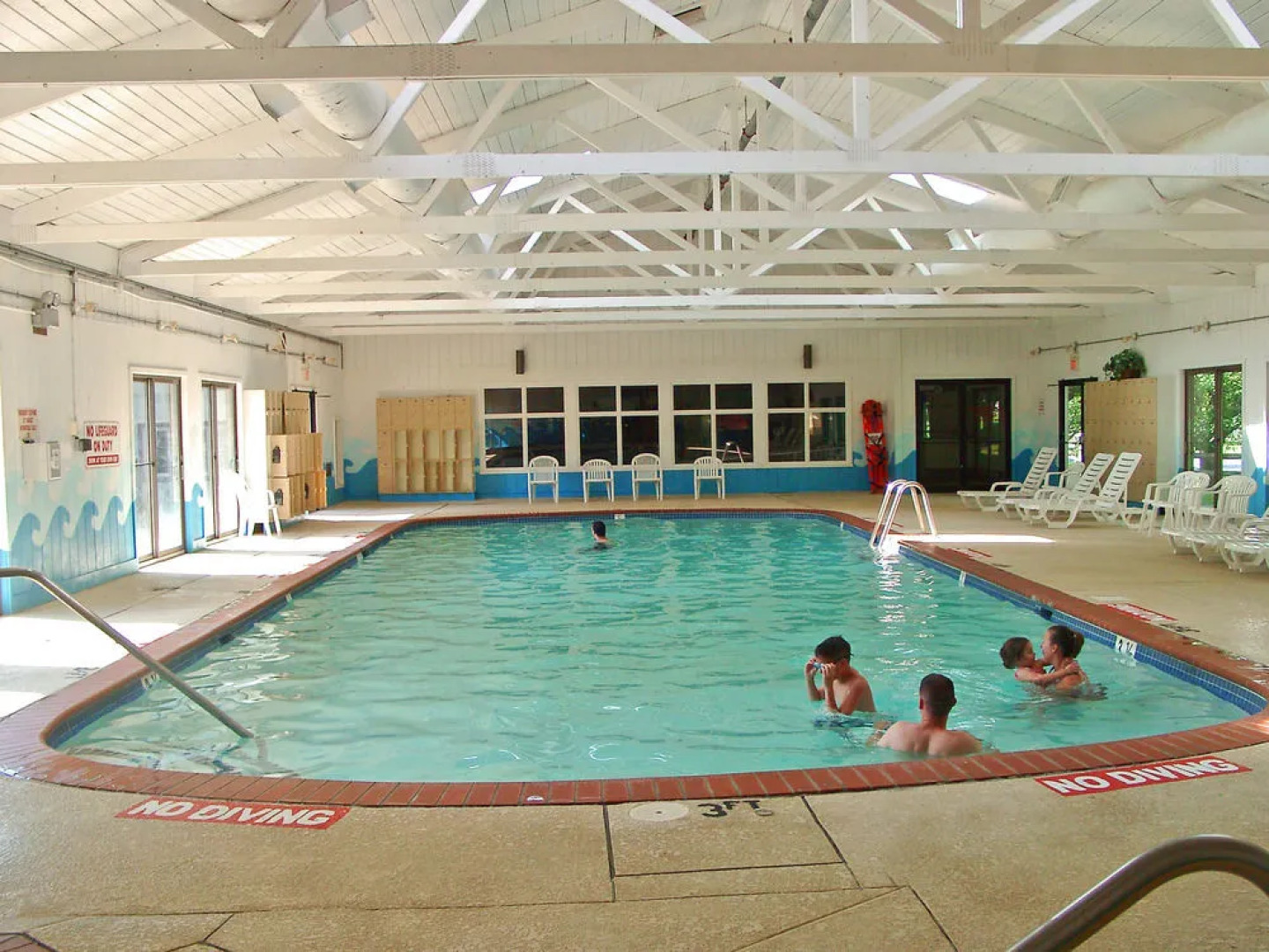 Circle M RV & Camping Resort - Caravan Park