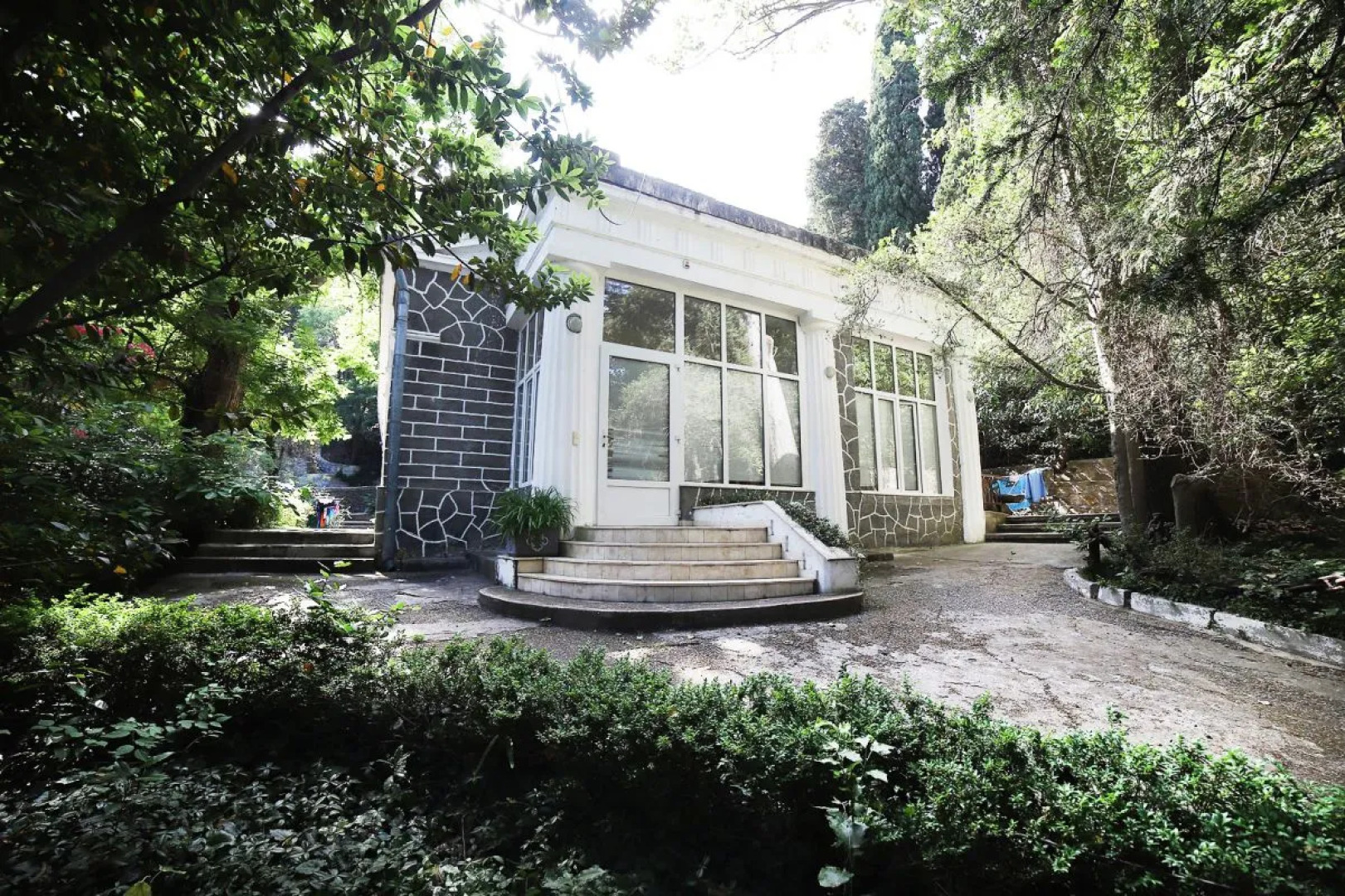 Курортный отель Ателика Карасан 2**