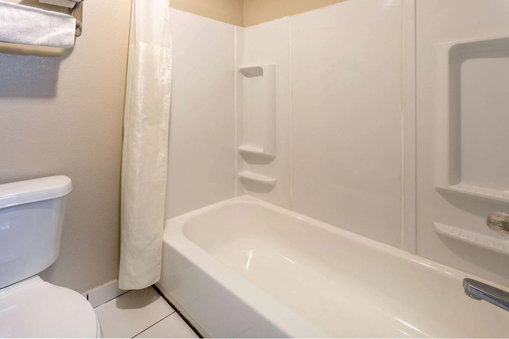 Super 8 by Wyndham Missouri Valley