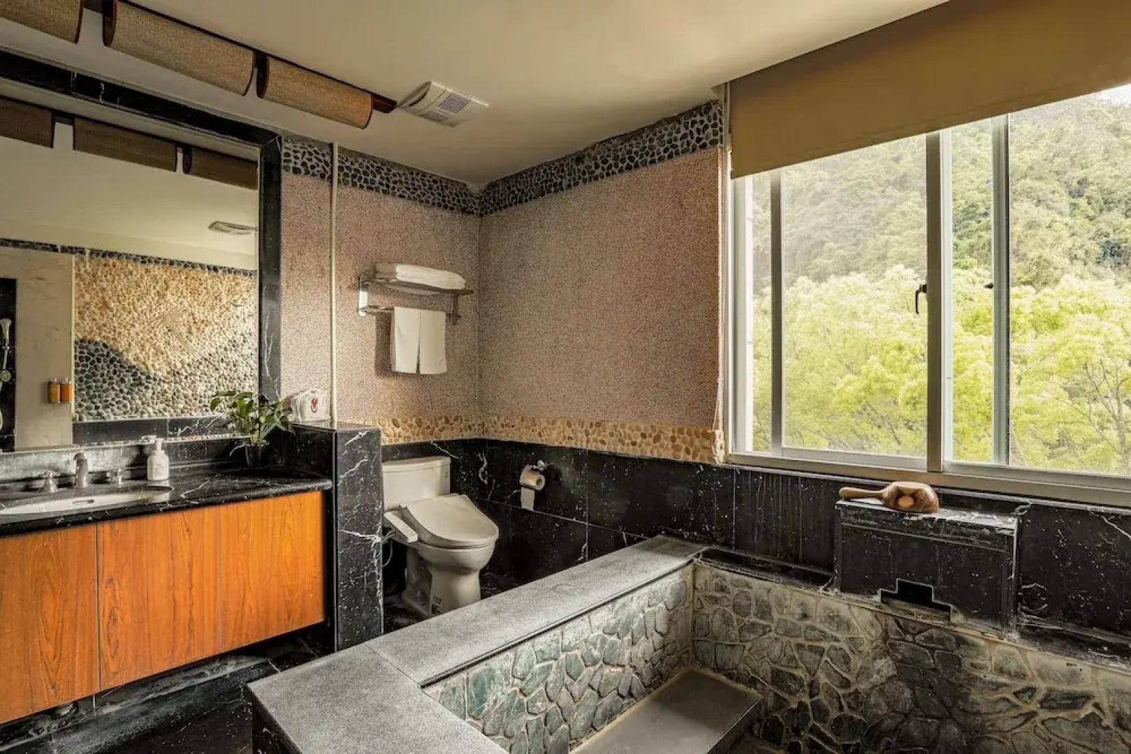 Sunrise Hot Spring Hotel