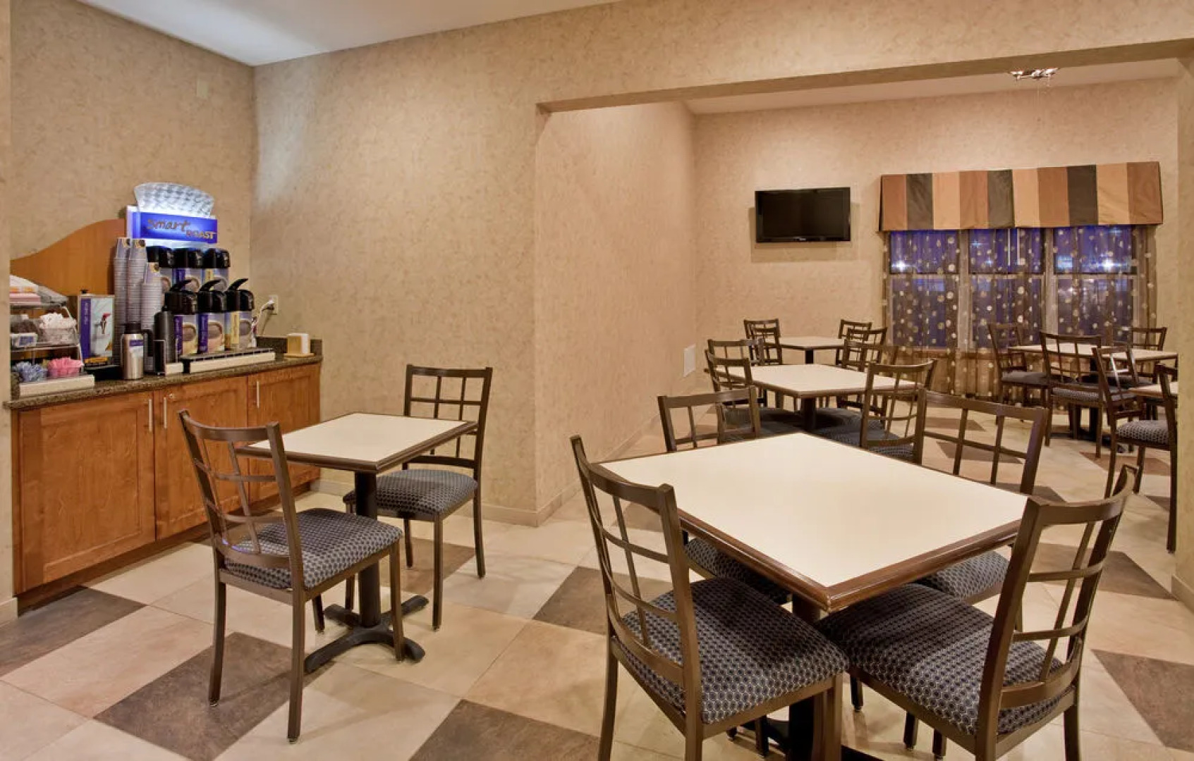 Holiday Inn Express Junction City