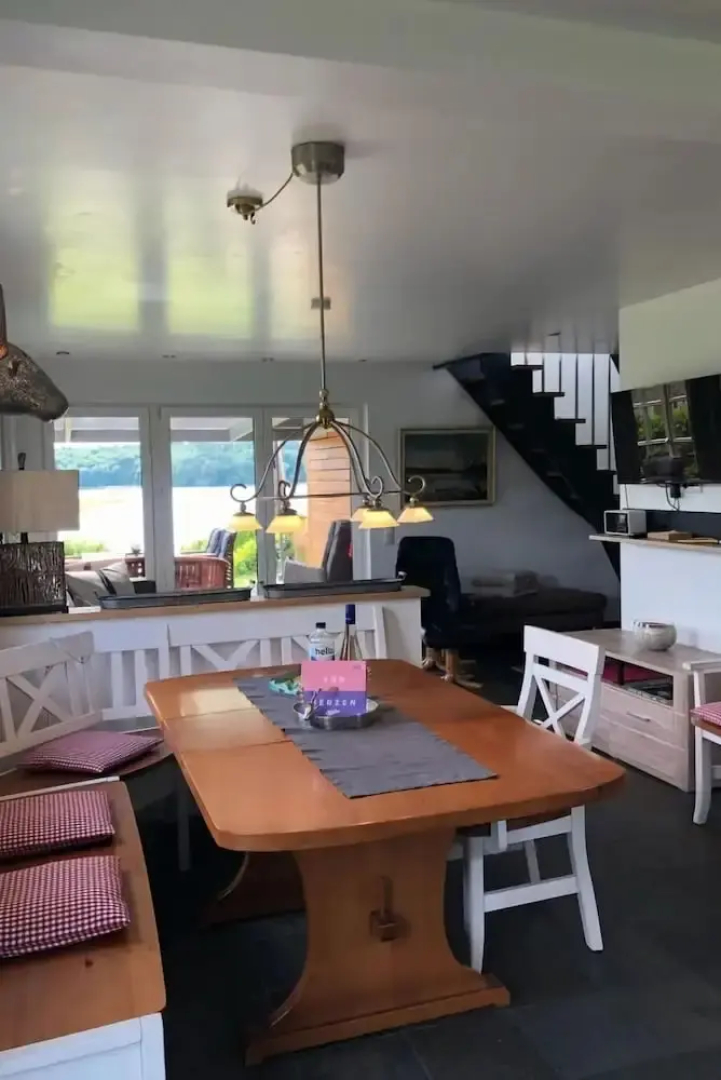 Schaal Lake Residence