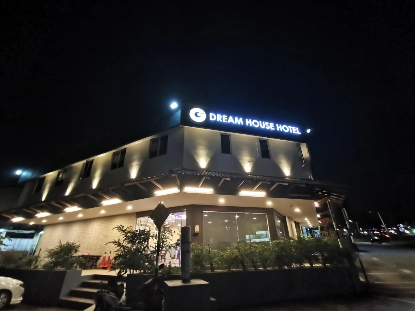 OYO 89480 Dream House Hotel