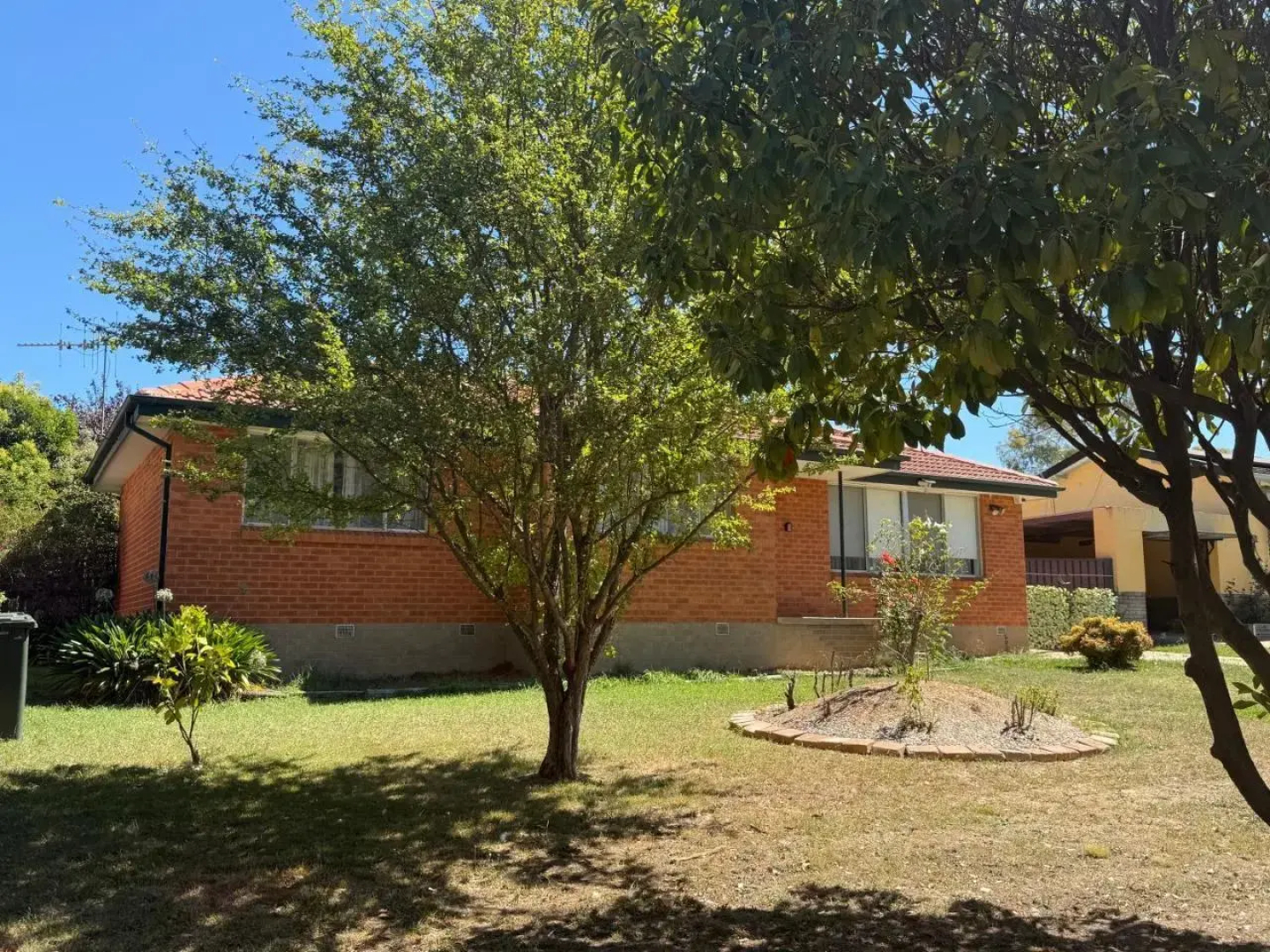Scullin 3BR House, Free WiFi, Netflix, Parking