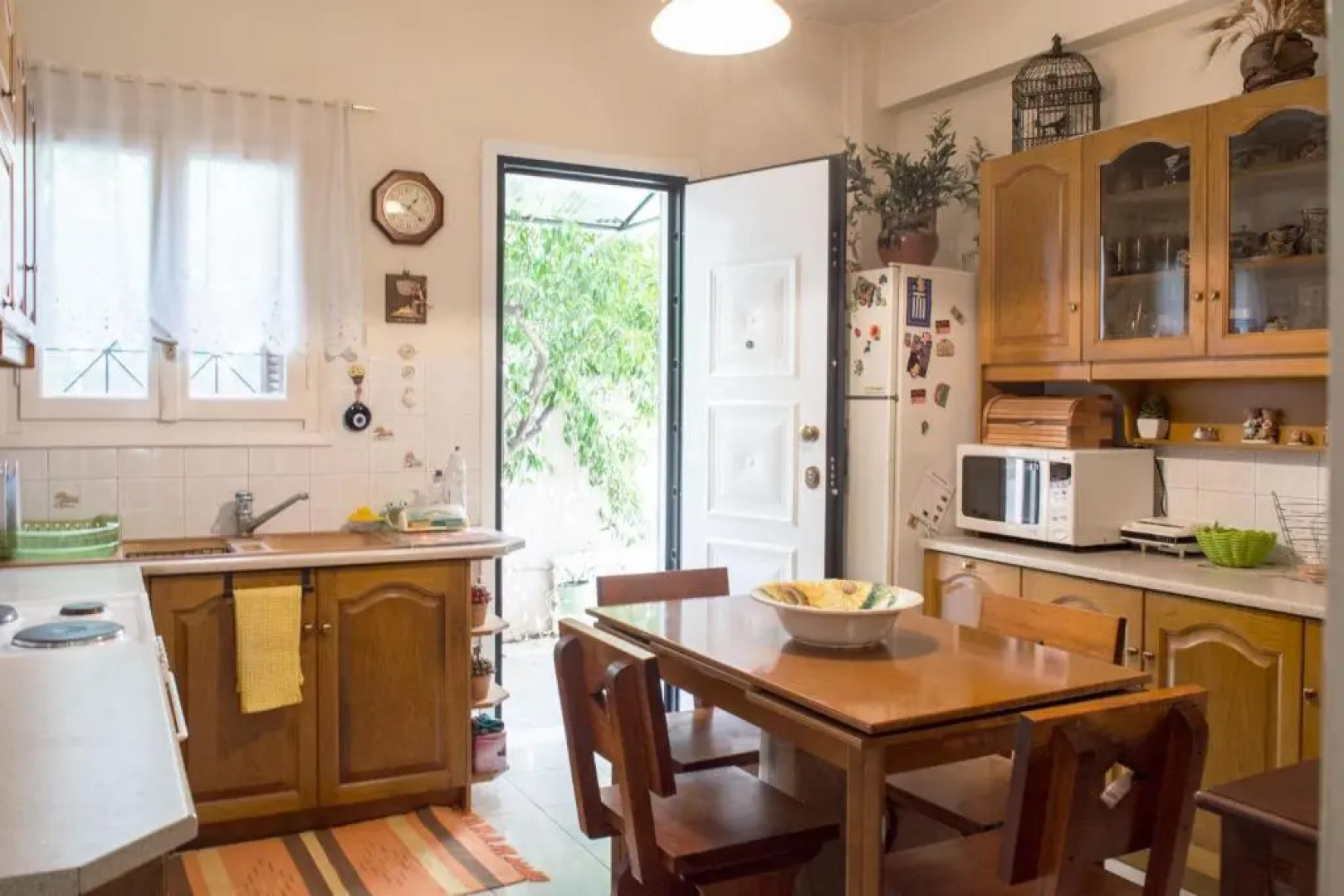 Family apt with garden next to the sea