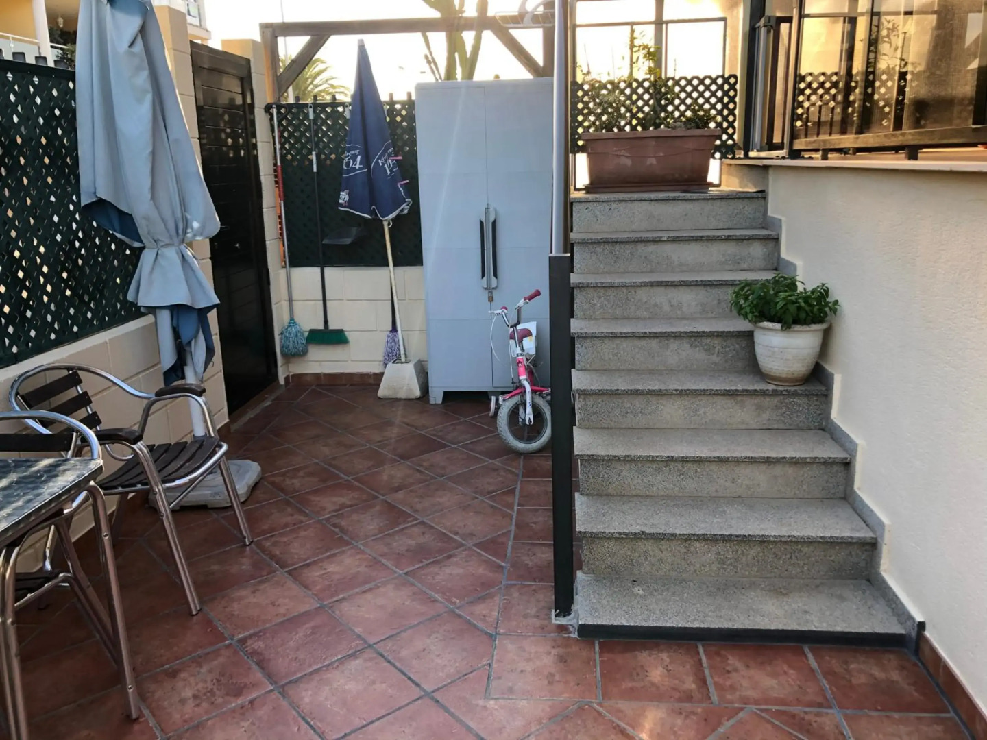 Apartamento junto al mar Los Marineros con acceso independiente por terraza