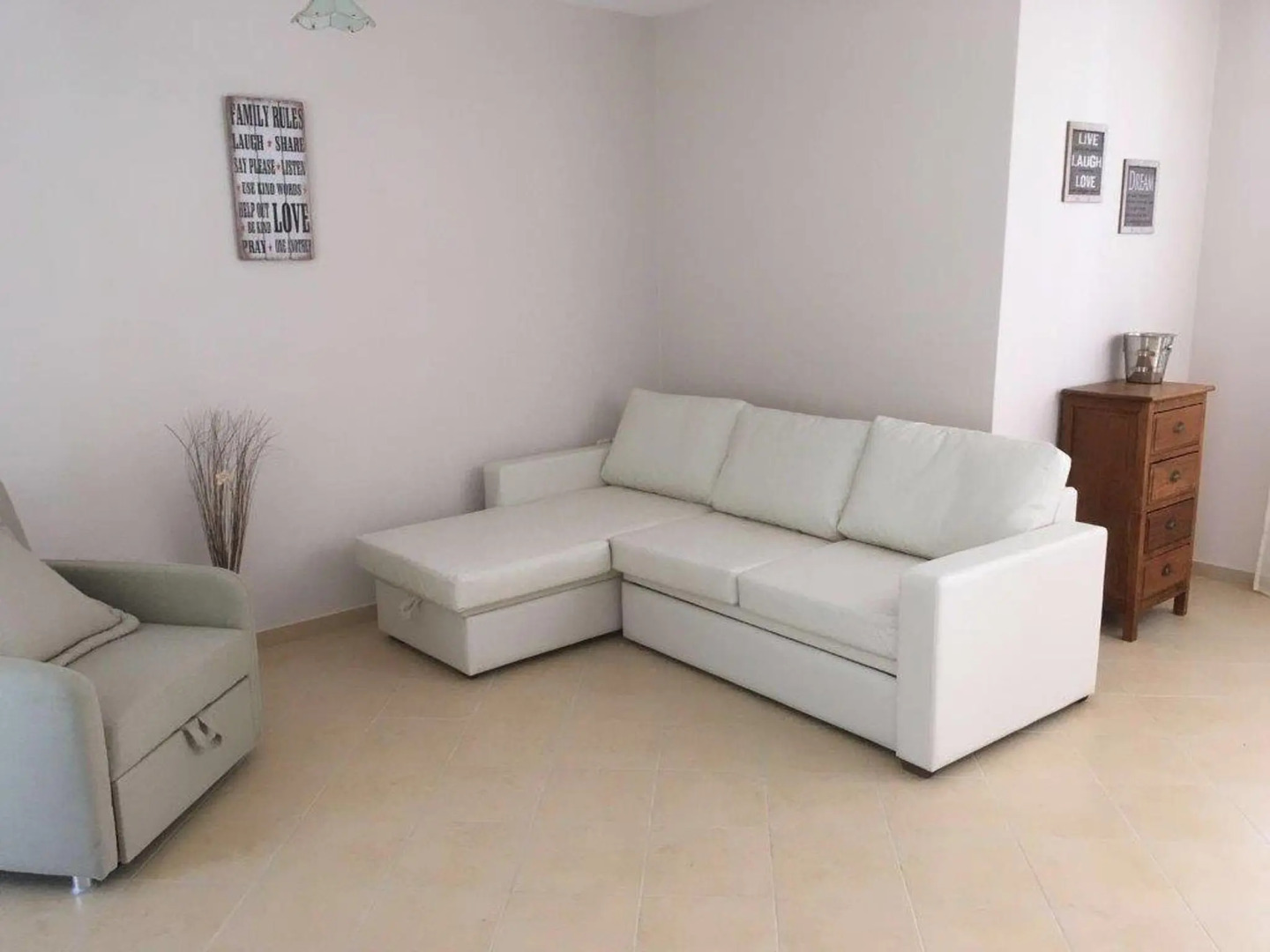 Luxurious holiday villa, private swimming pool near beautiful beaches, westcoast