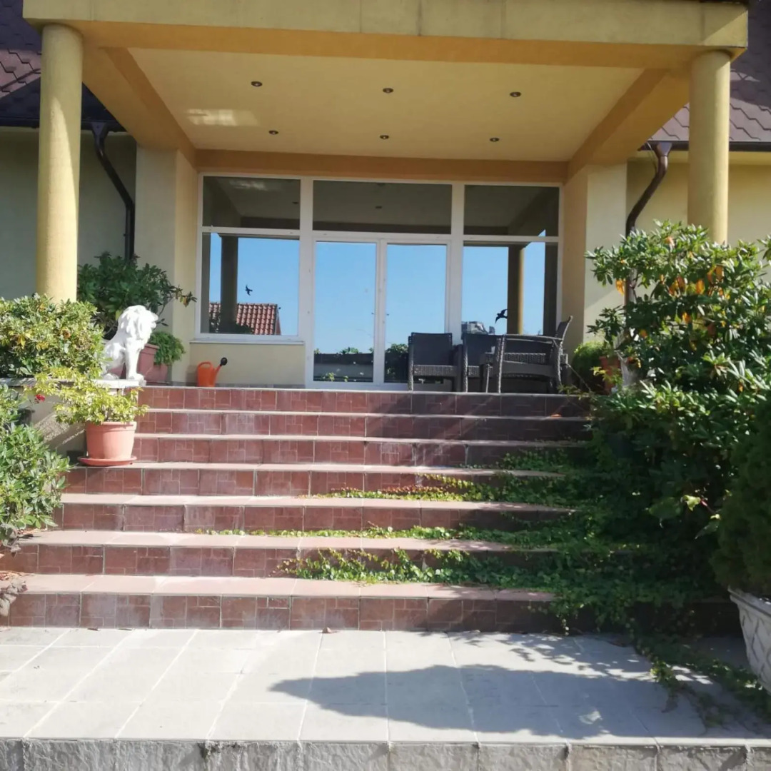 Rezident consult s.r.o.