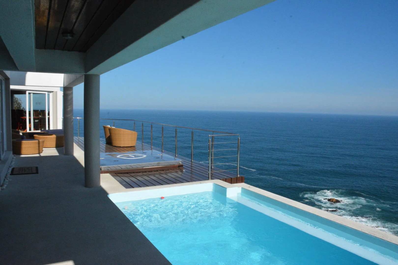 Head over Hills Luxury Retreat