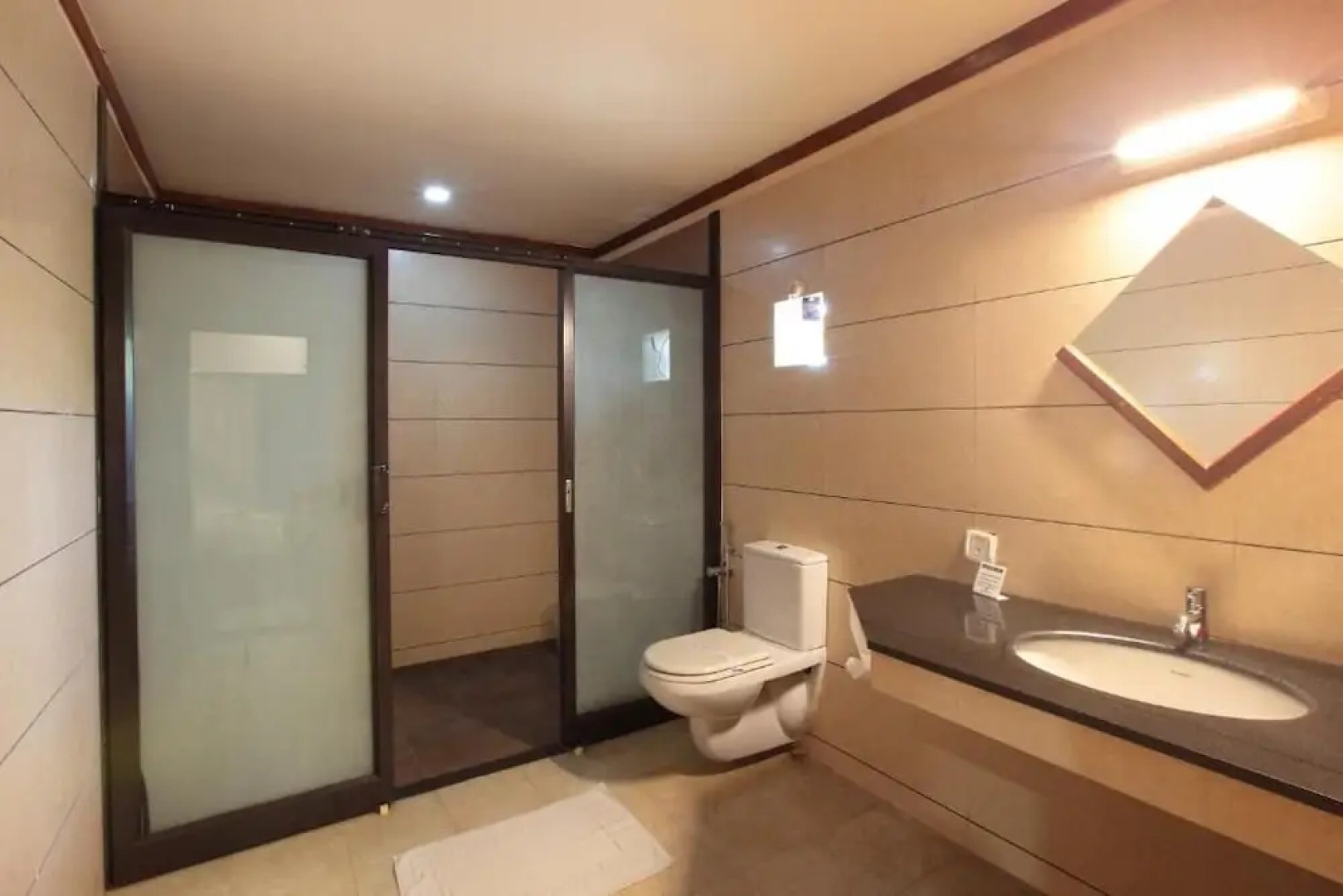 Hotel Pushpak Calicut International Airport