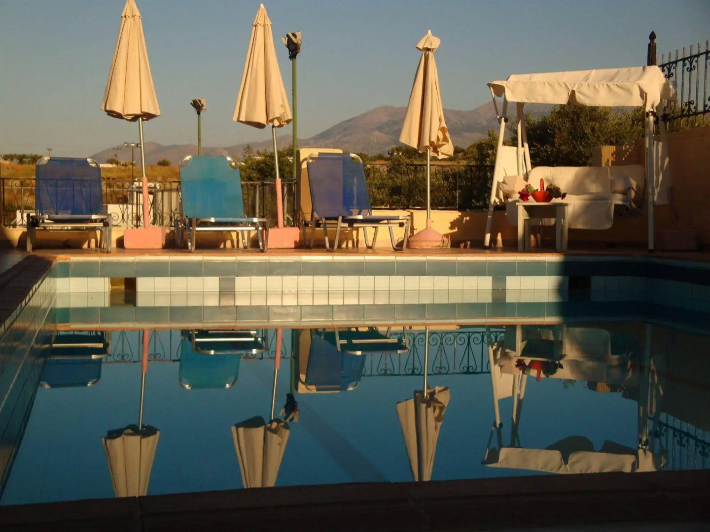 Maria-Flora Apartments