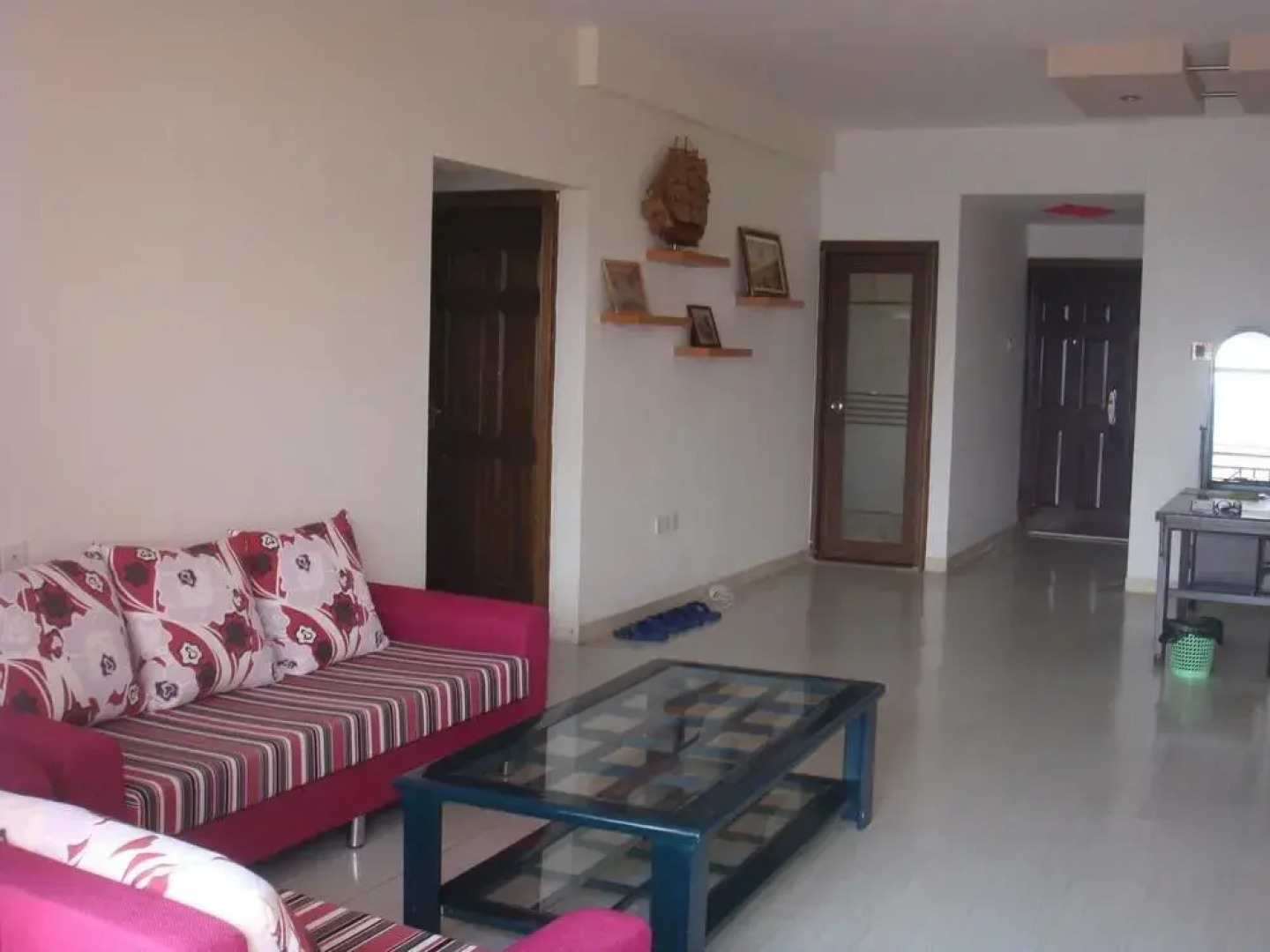 Guilin Li Show Short Rent Apartment