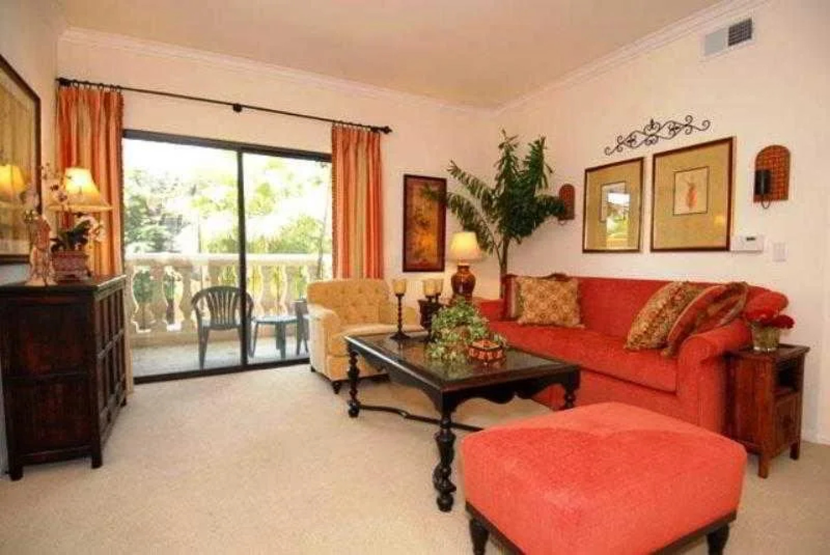 Sunshine Suites at 616 St. Paul