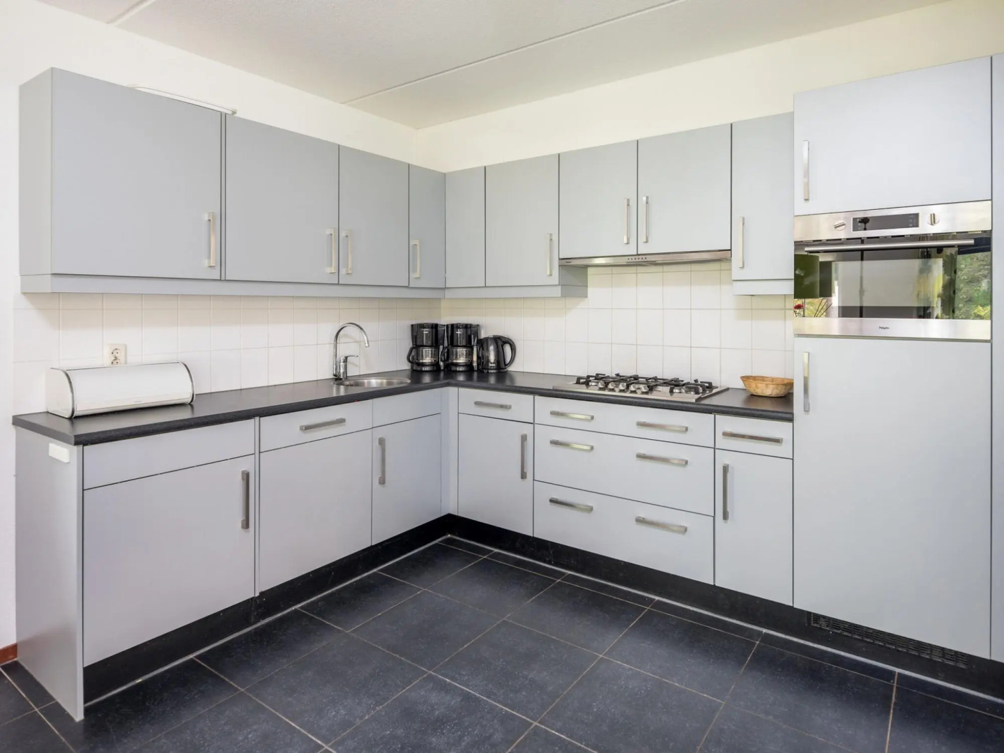 Comfy Holiday Home in Hooghalen with Bubble Bath