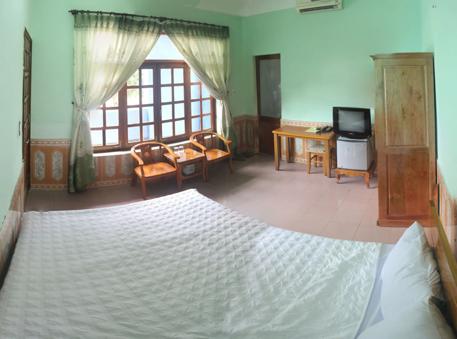Hoa Binh Hotel