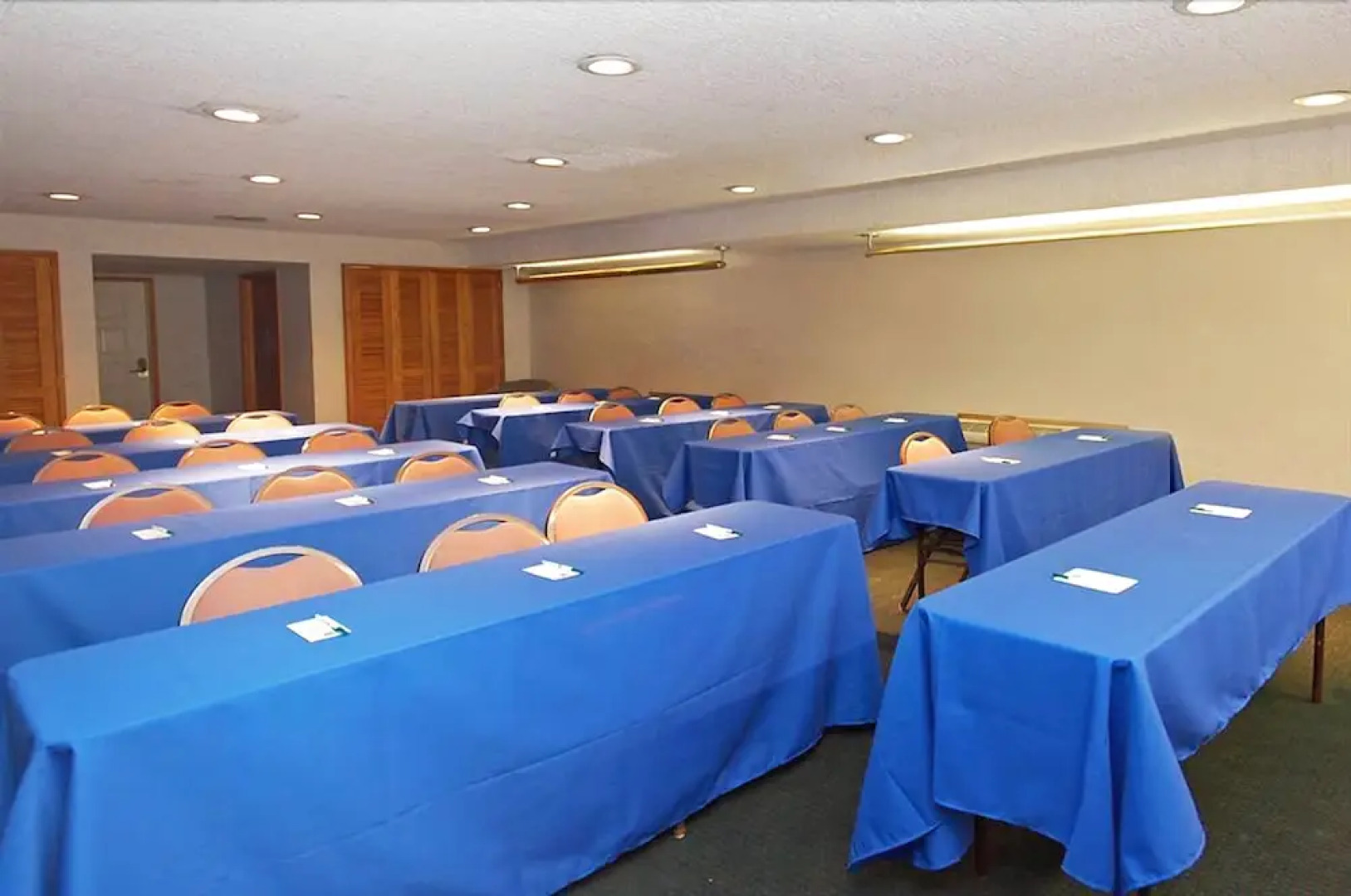 American Inn and Suites