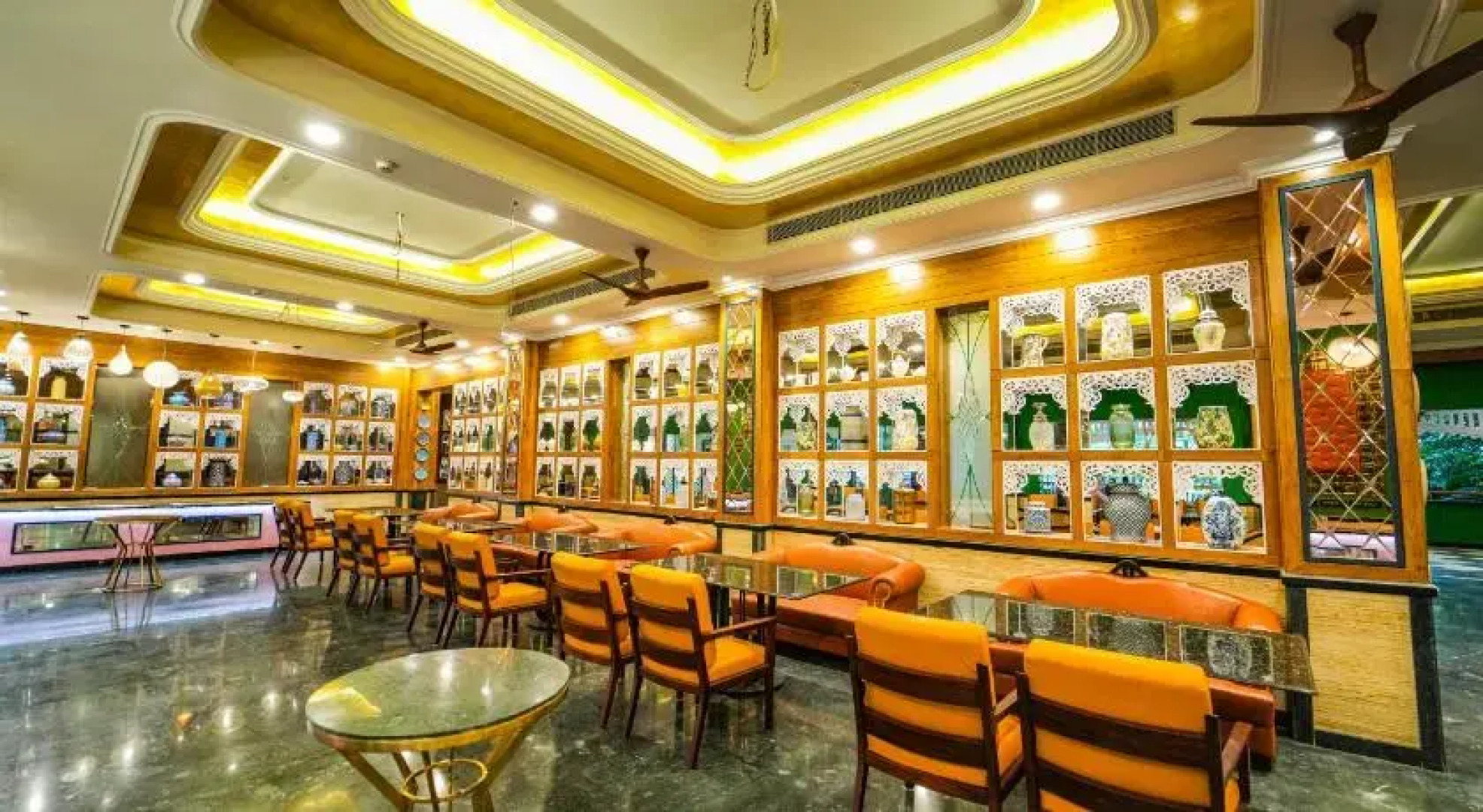 Mayfair Oasis Resort & Convention