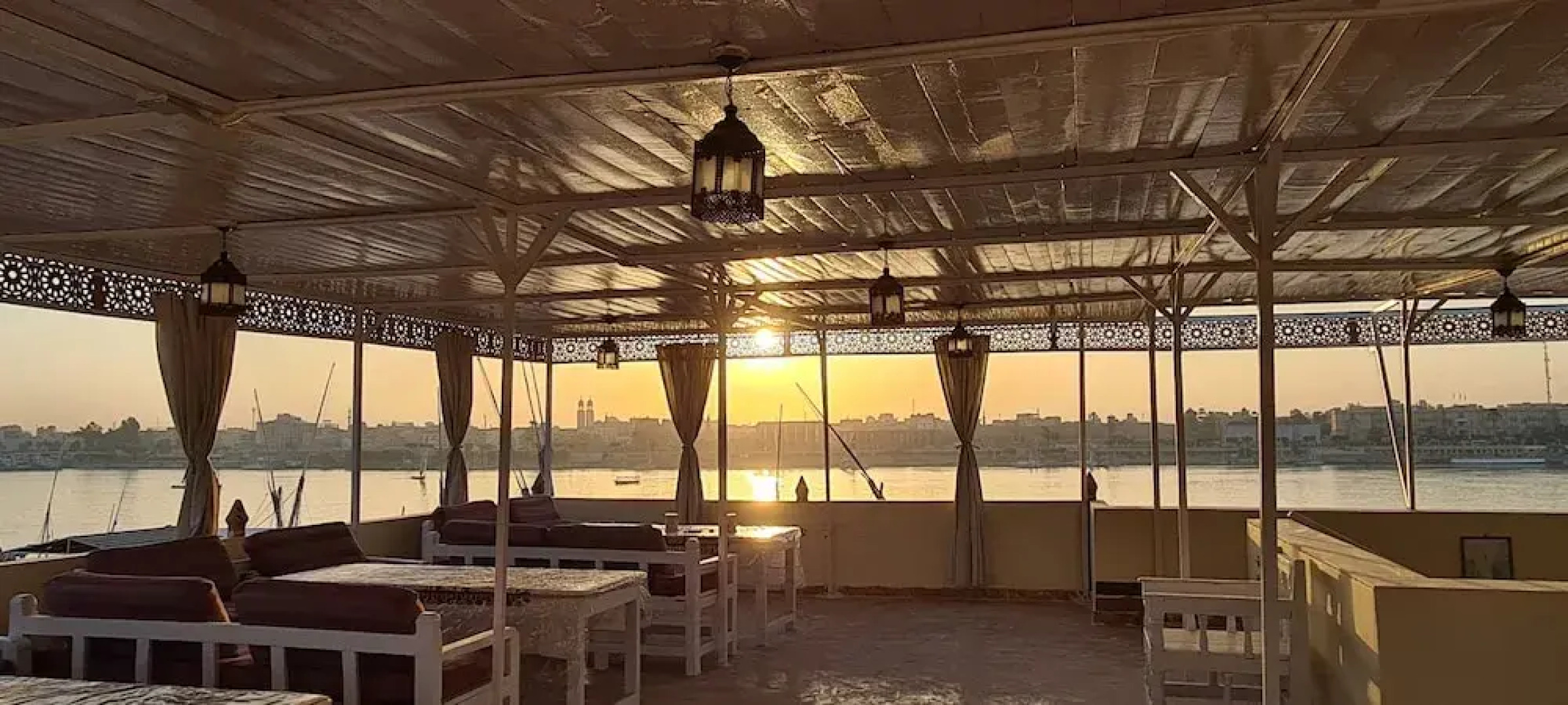 Senmut Luxory Apartments