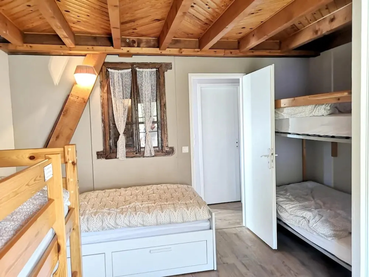 House With 4 Bedrooms in Campan, With Wonderful Mountain View, Enclose