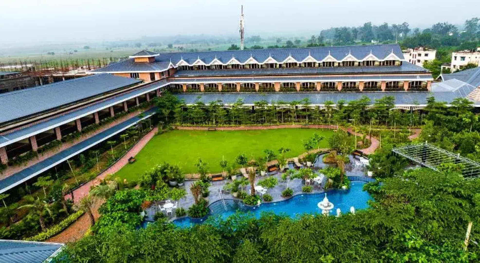 Mayfair Oasis Resort & Convention