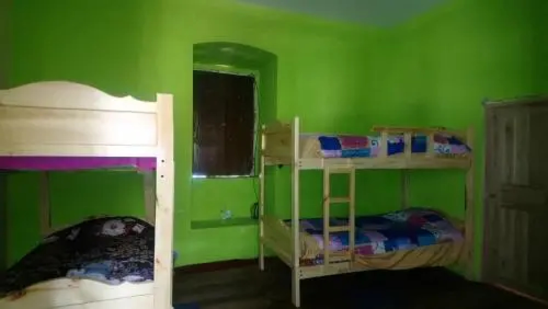 Old House backpackers B & B