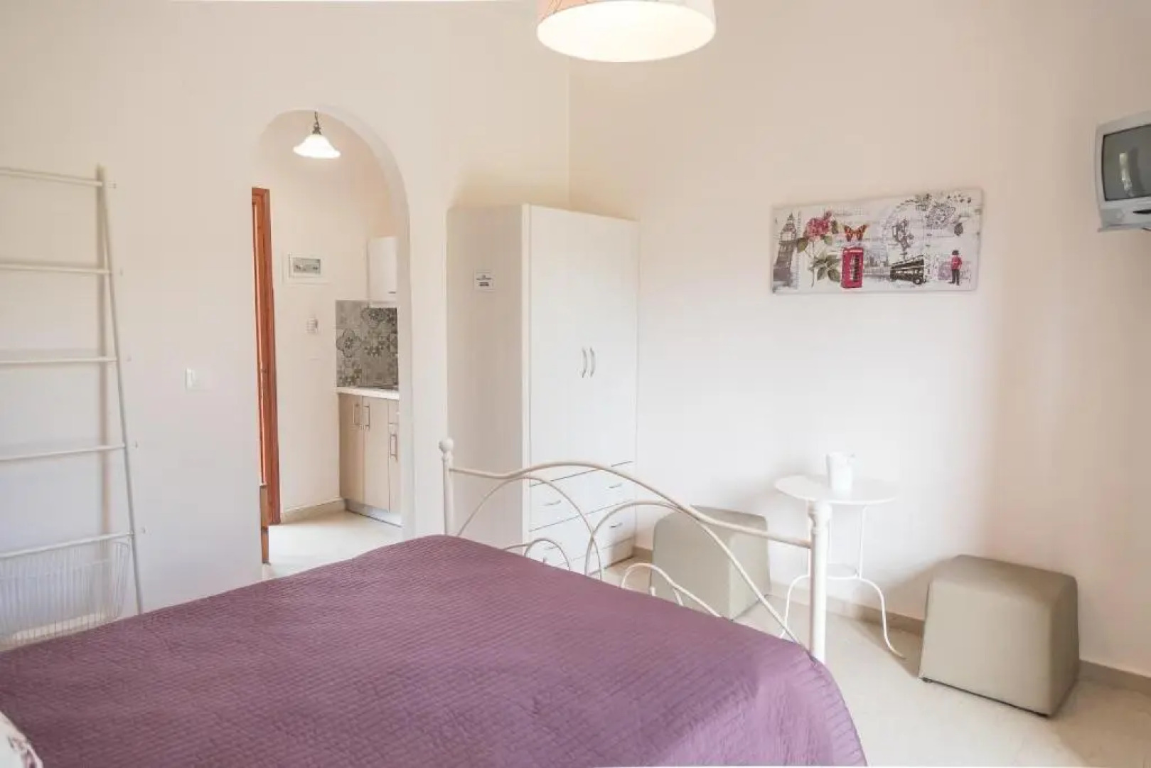 Nikos & Vivi Studios